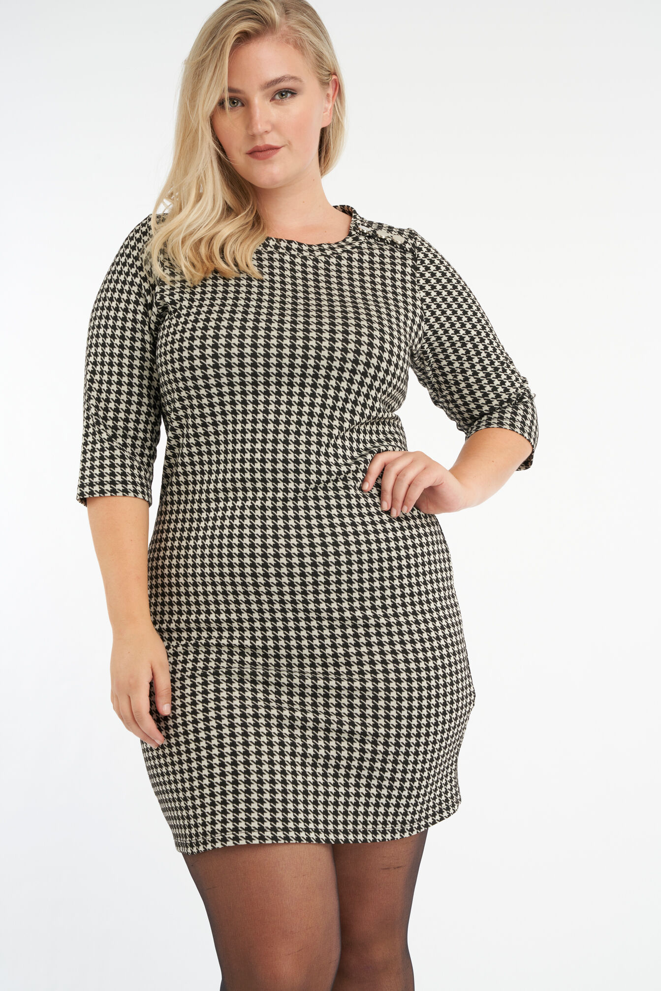 Figurbetontes Kleid mit Knopfelement image number 5