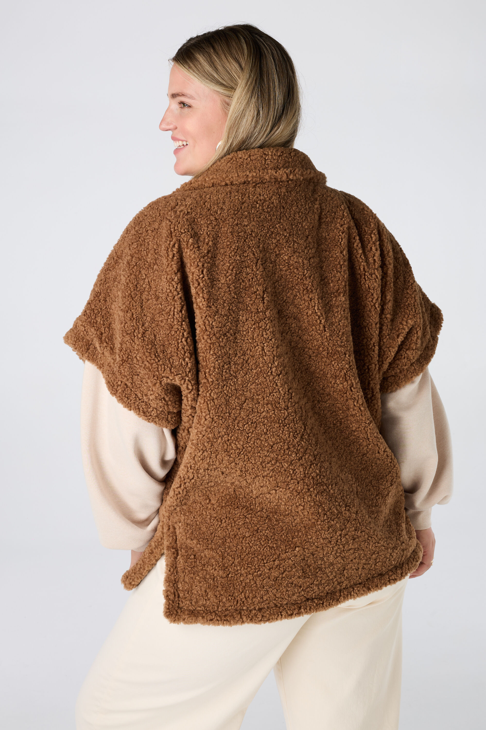 Teddyjacke mit kurzen &Auml;rmeln image number 3