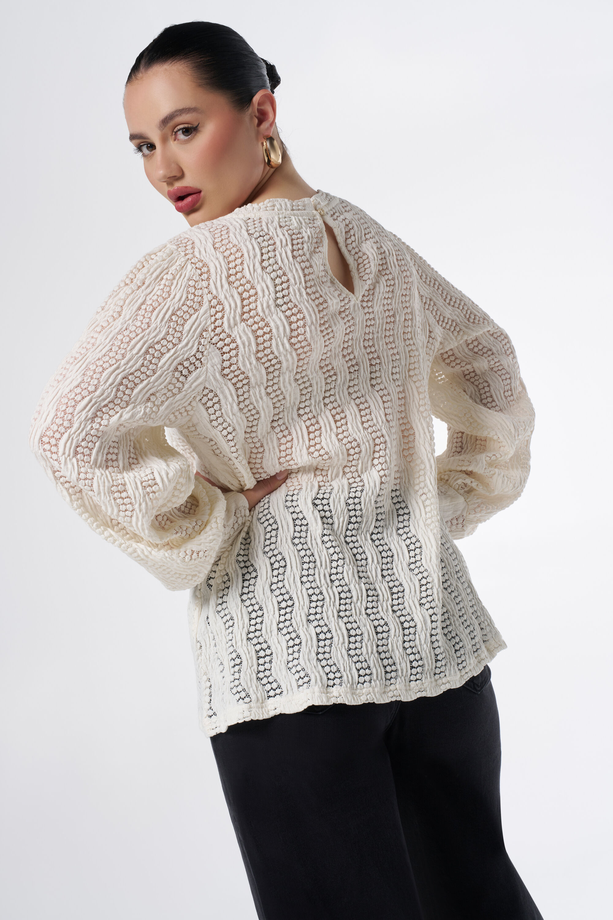 Top mit Lochmuster-Stickerei image number 3