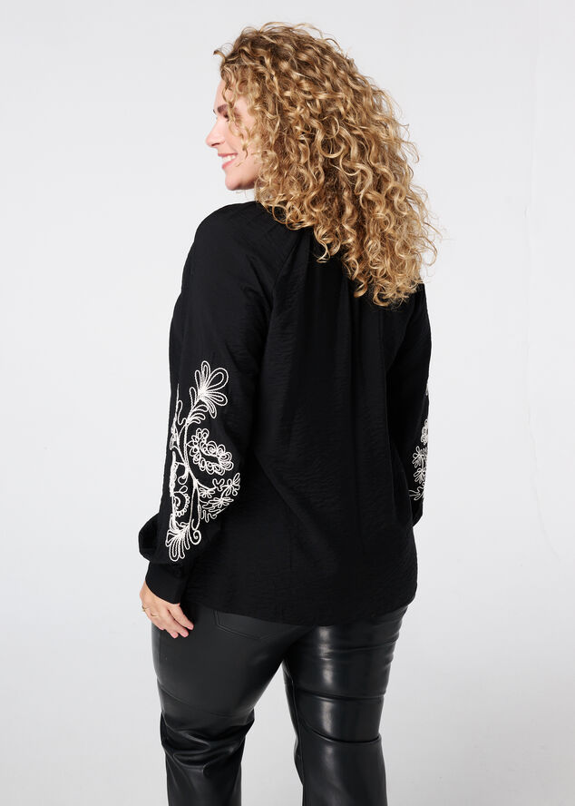 Bluse mit Stickerei auf den Ärmeln image number 3