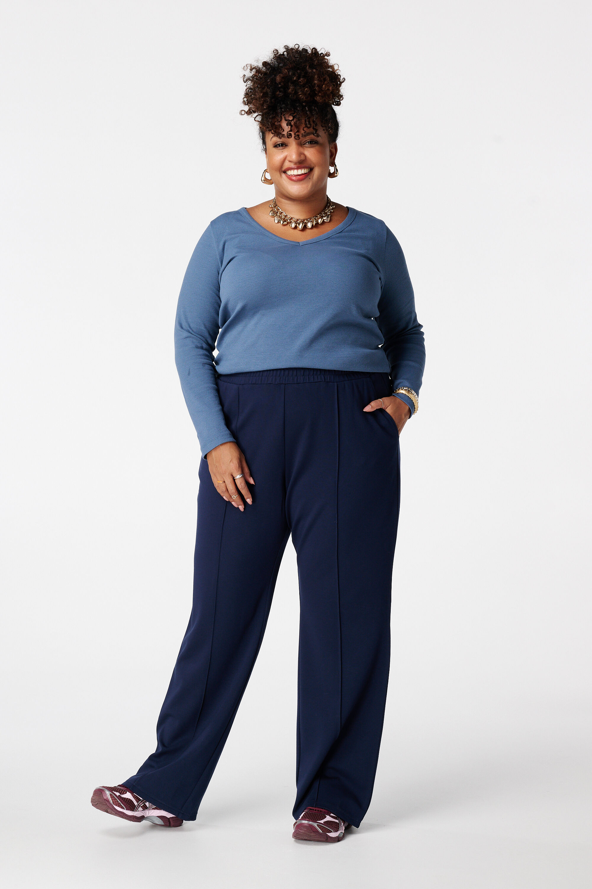 Weit geschnittene Hose mit Ziern&auml;hten