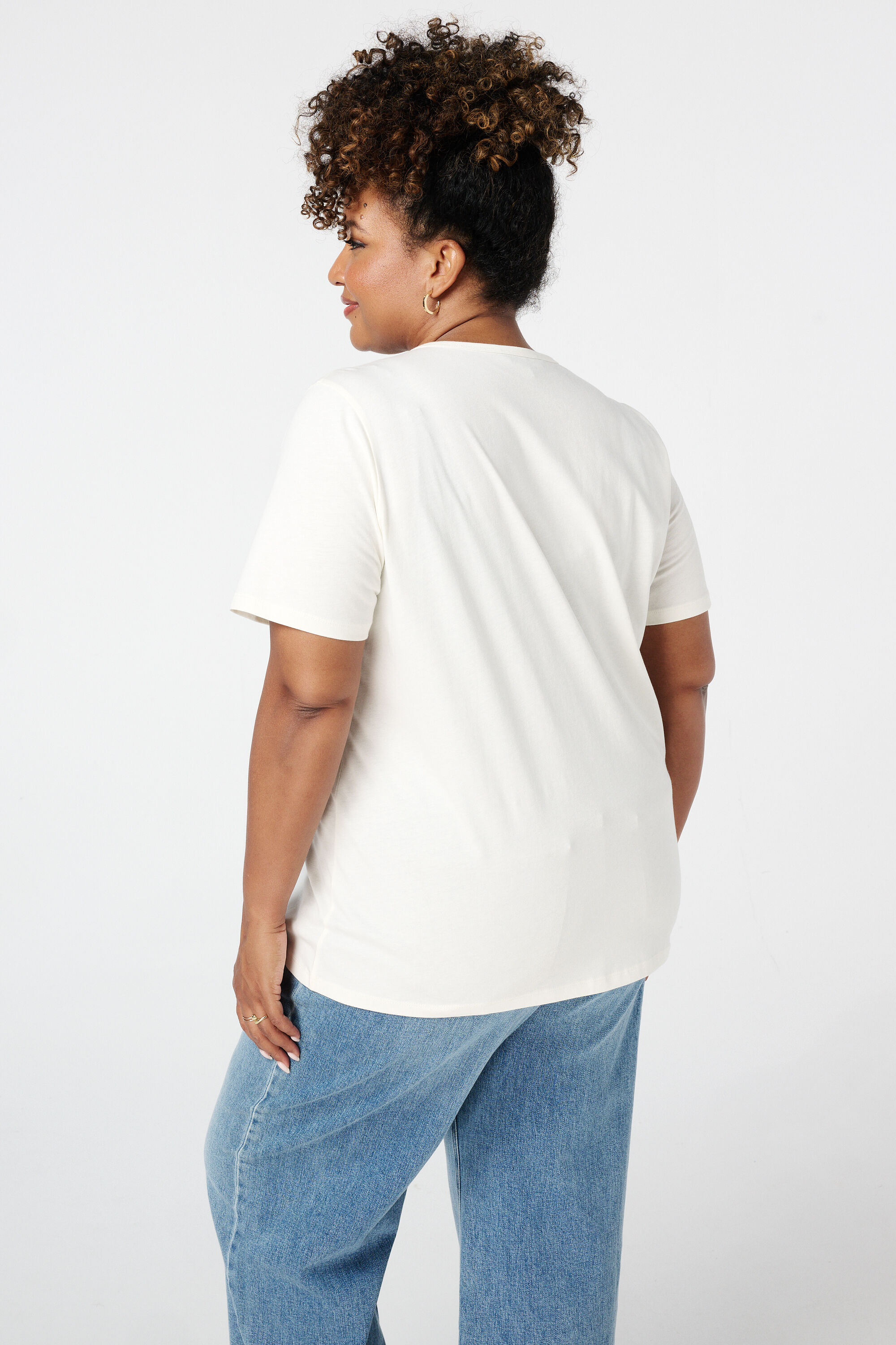 T-Shirt mit Stickerei image number 3