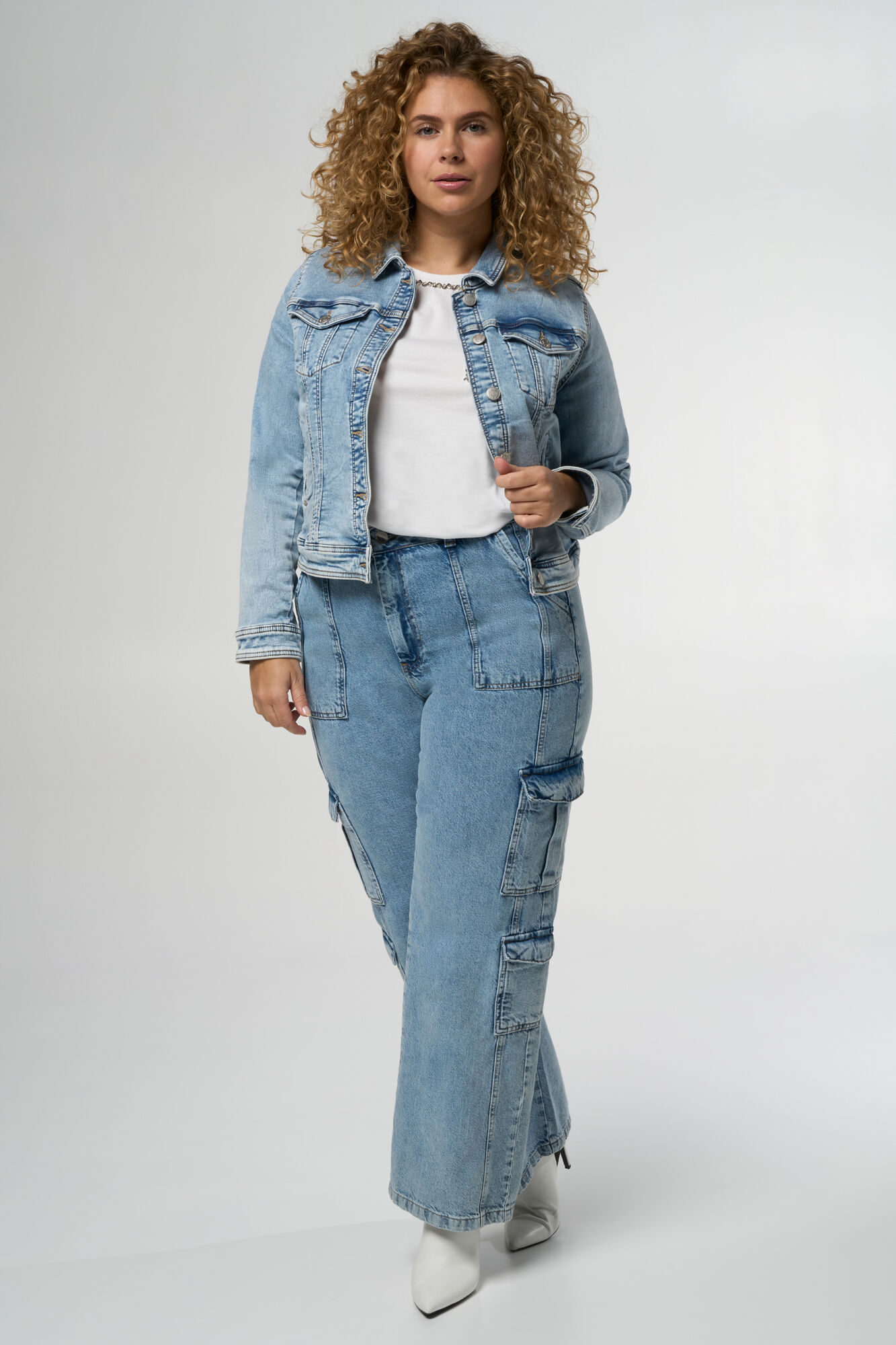 Jeansjacke mit Stretch image number 5