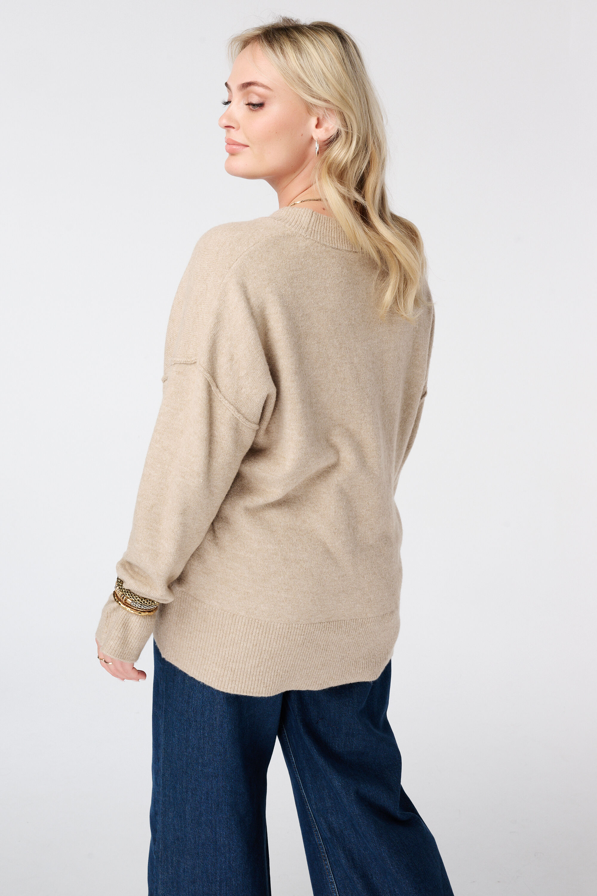 Pullover mit V Ausschnitt image number 3