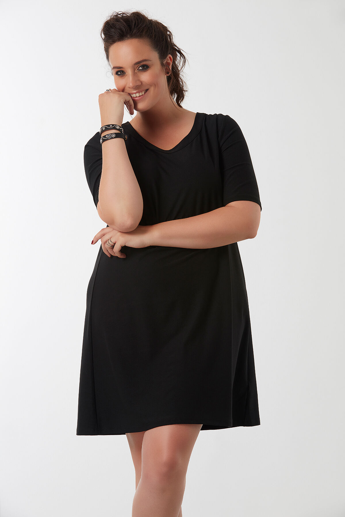 Kleid mit Metallring-Verzierung image number 3