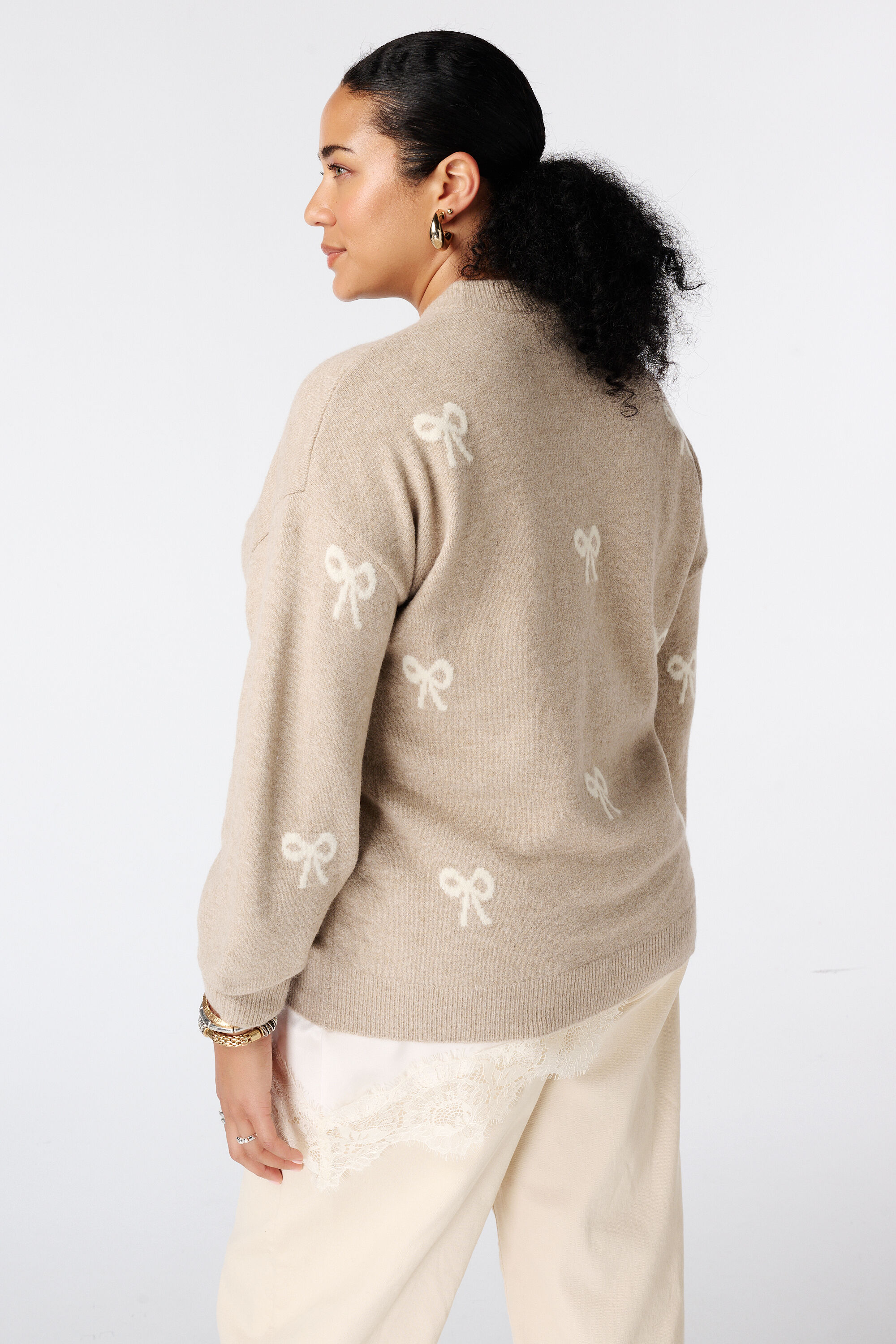 Pullover mit Schleifenmuster image number 3