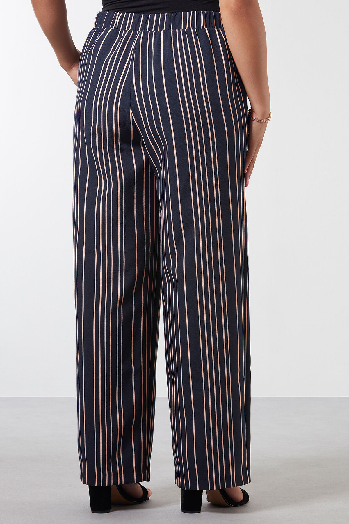 Wide-leg Hose mit Streifen  image number 3