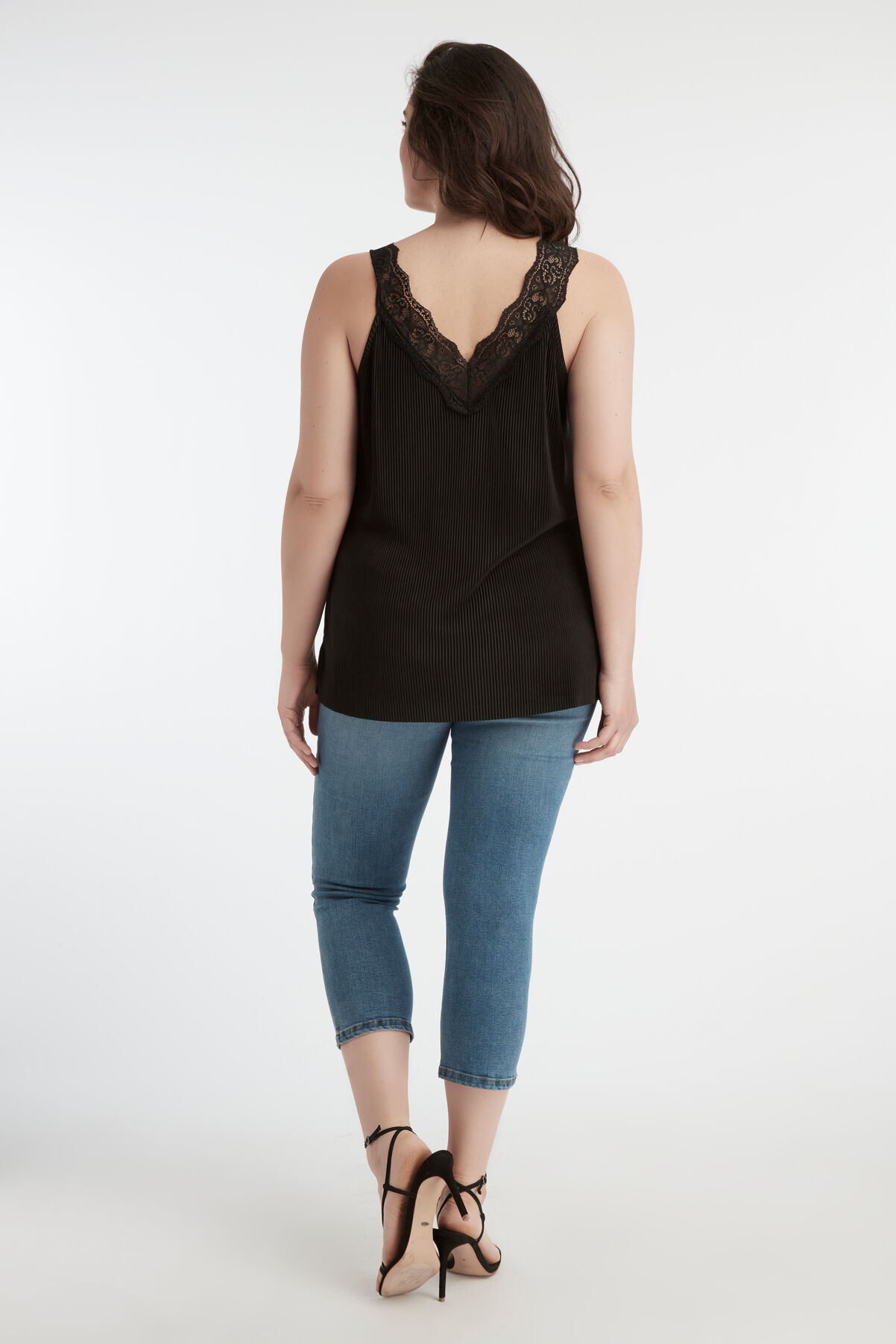 Einfarbiges Plissee-Top mit Spitze image number 5