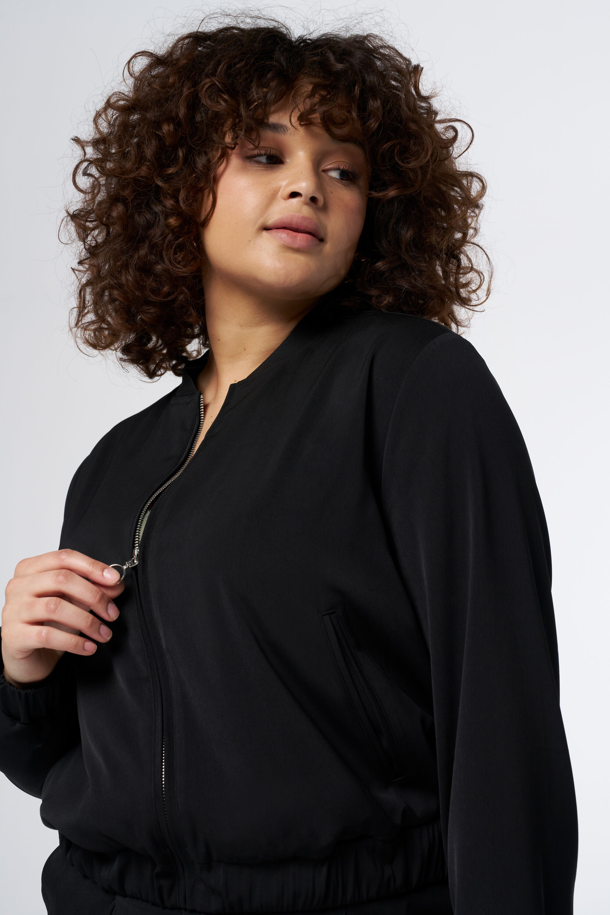 Bomberjacke mit Taschen  image number 4