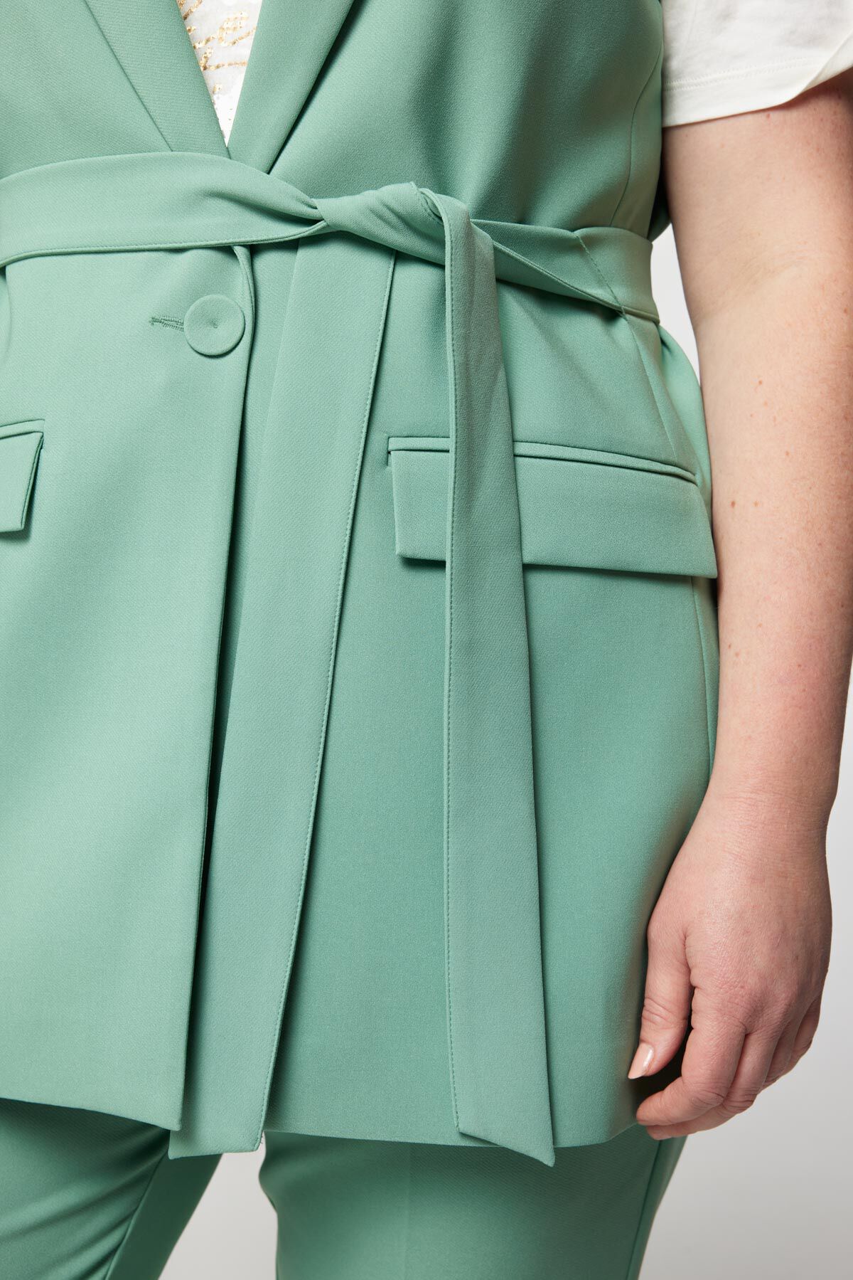 Weste mit dazu passendem G&uuml;rtel image number 4