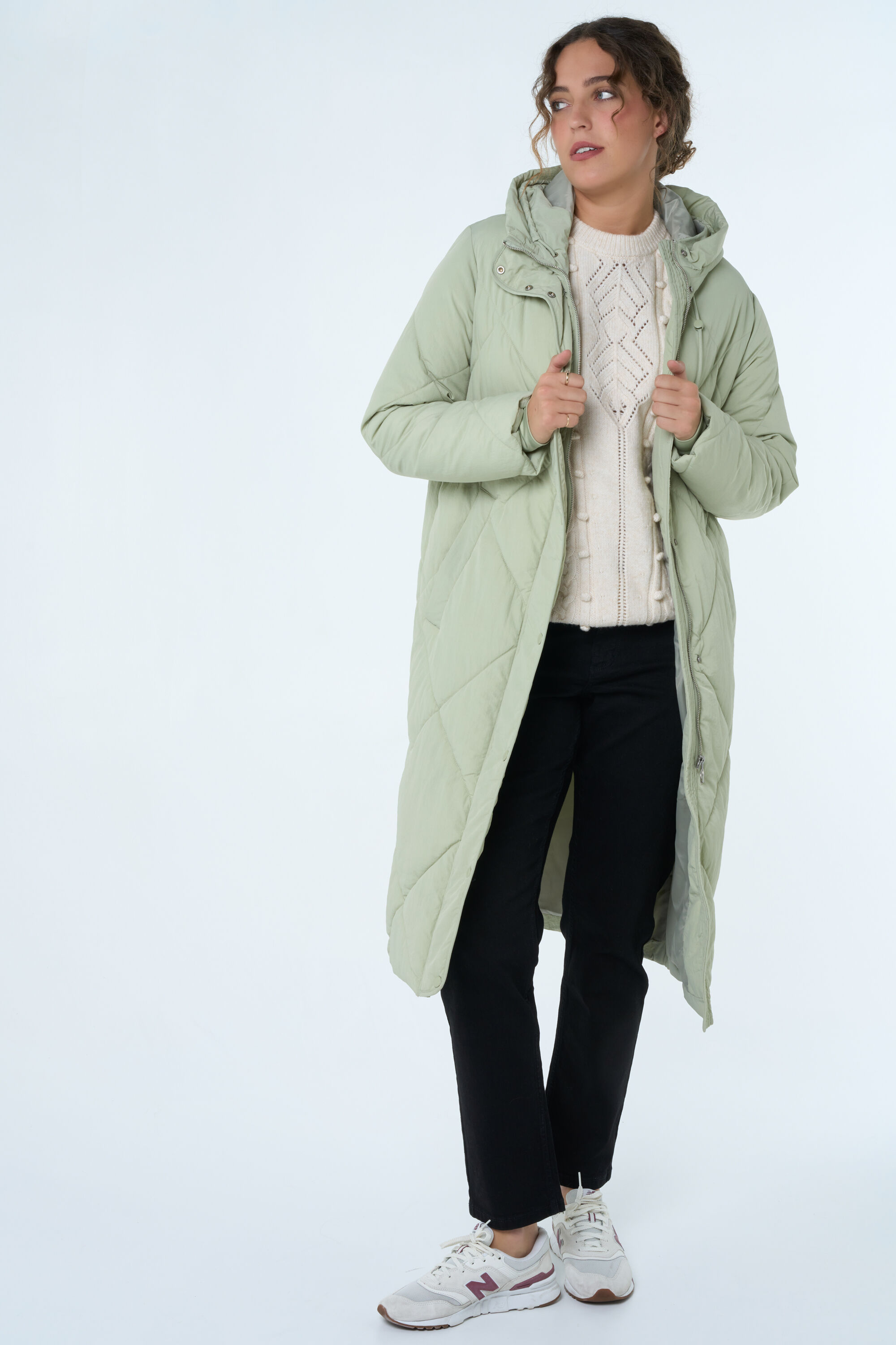 Lange Steppjacke mit Kapuze  image number 6