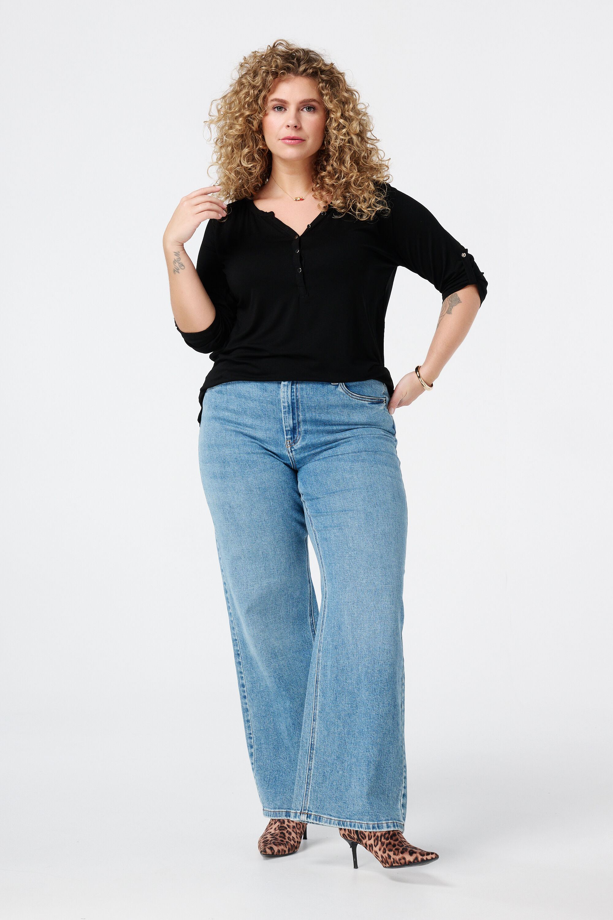 V-Ausschnitt-Top mit Kn&ouml;pfen image number 5