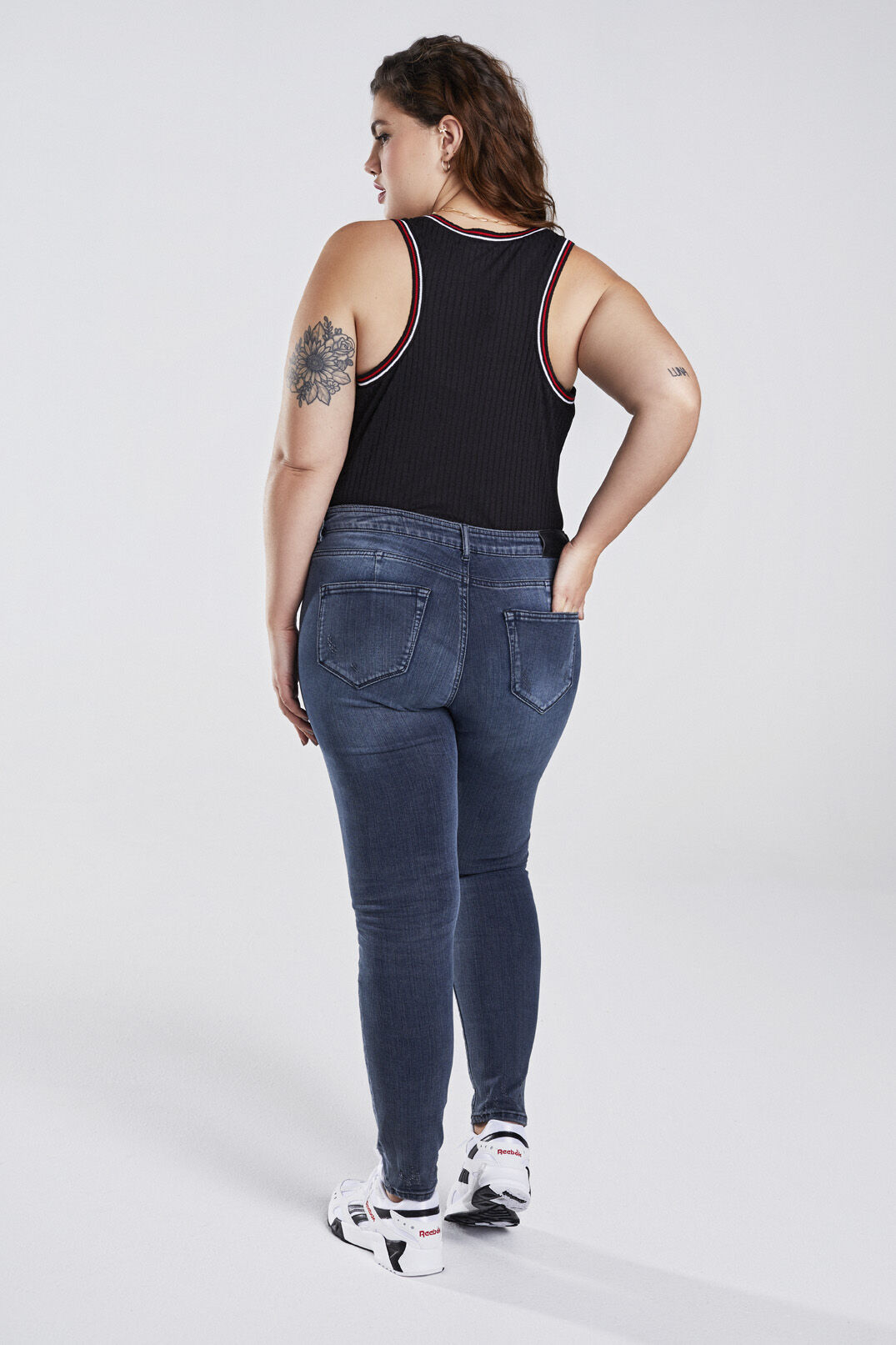 A-Shape Skinny Jeans image number 6