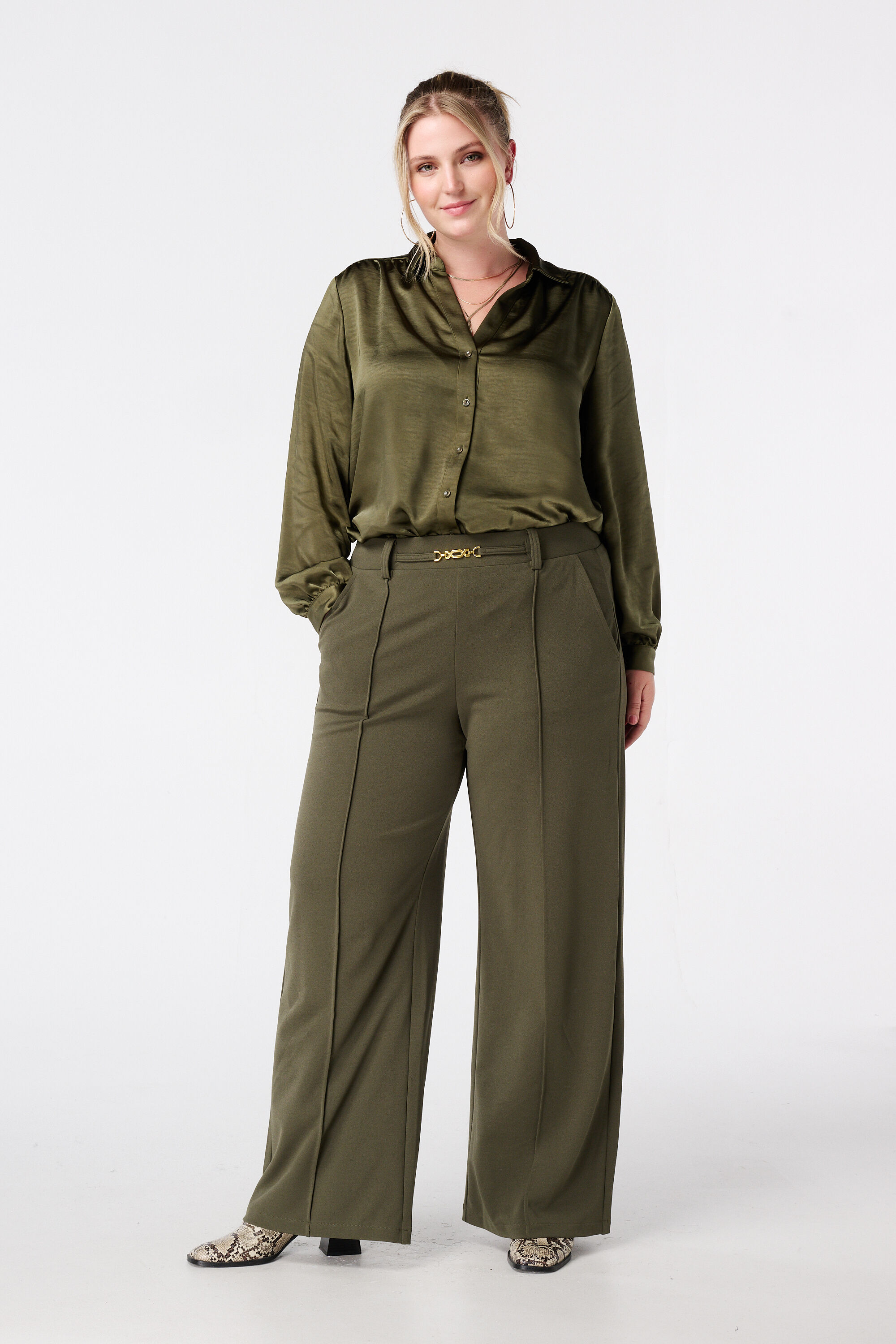 Bluse in Satinoptik image number 5