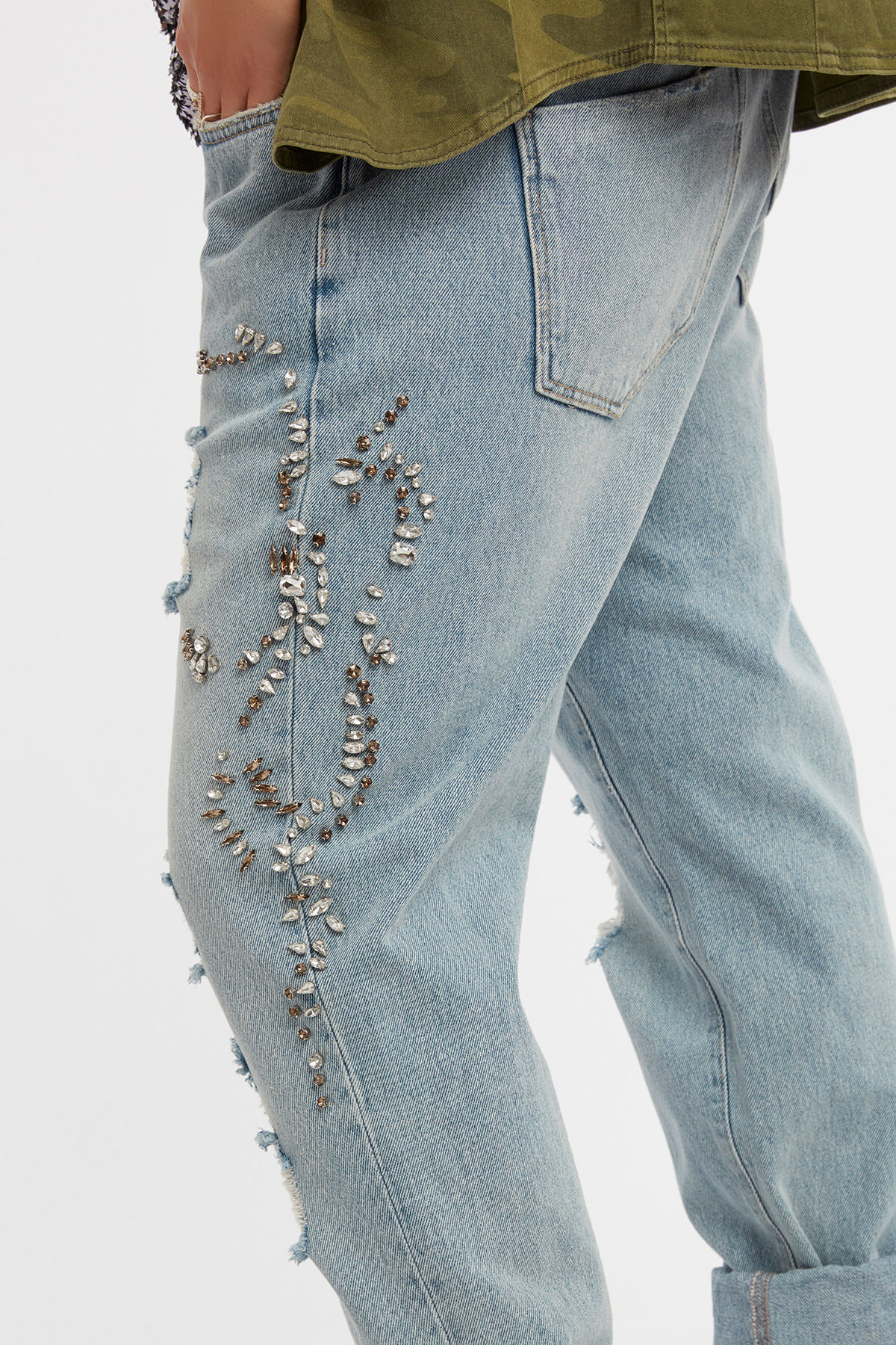 Boyfriend-Jeans mit Strass image number 3