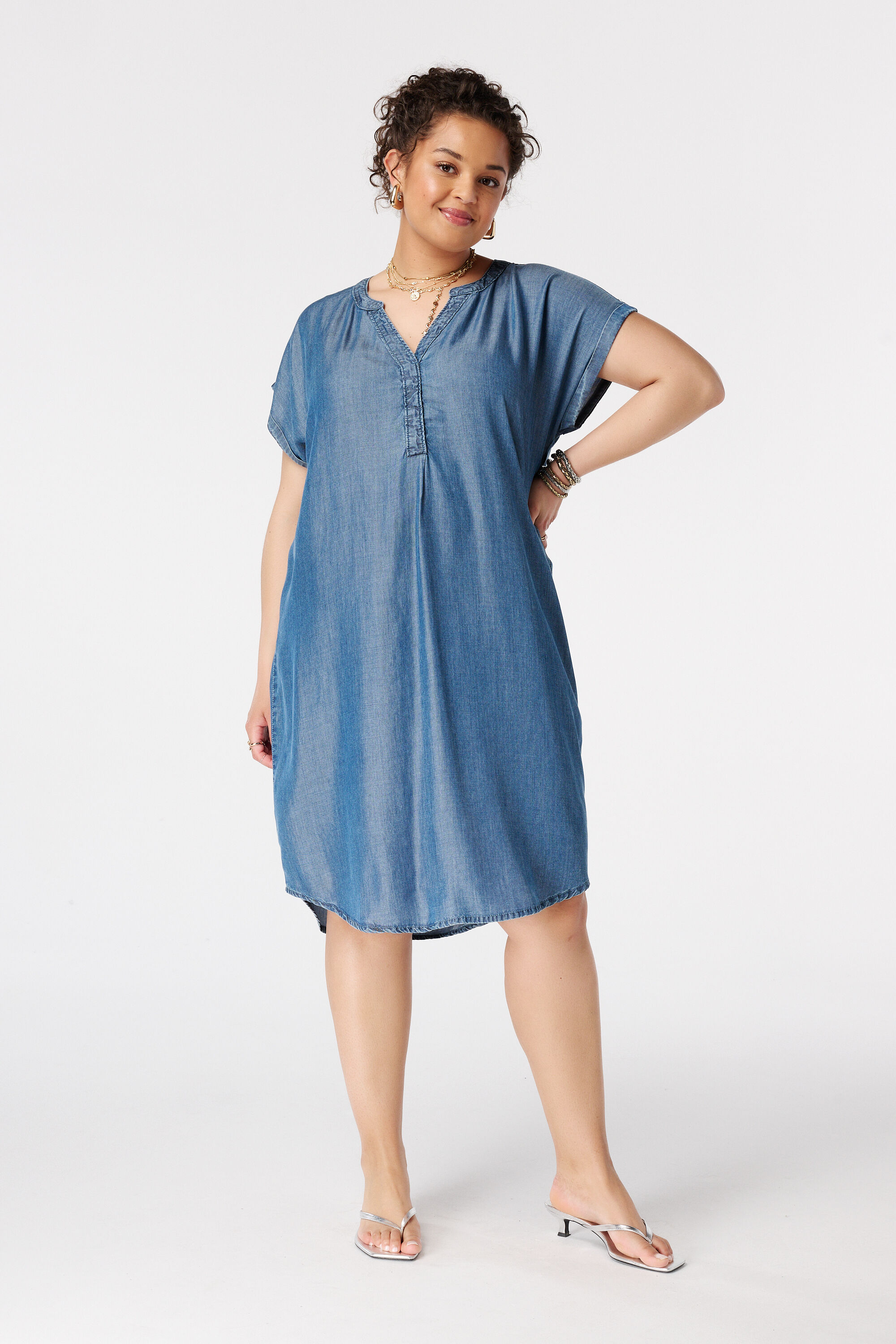 Jeanskleid mit V Ausschnitt