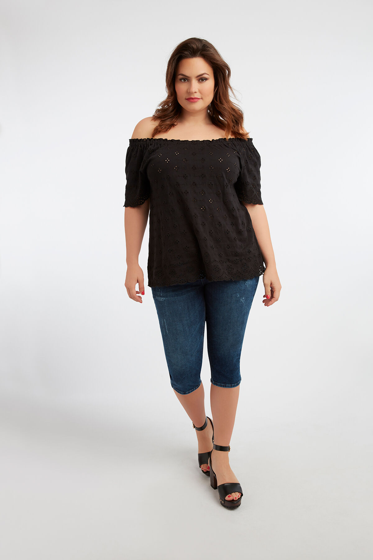 Schulterfreies Top mit Lochstickerei image number 7