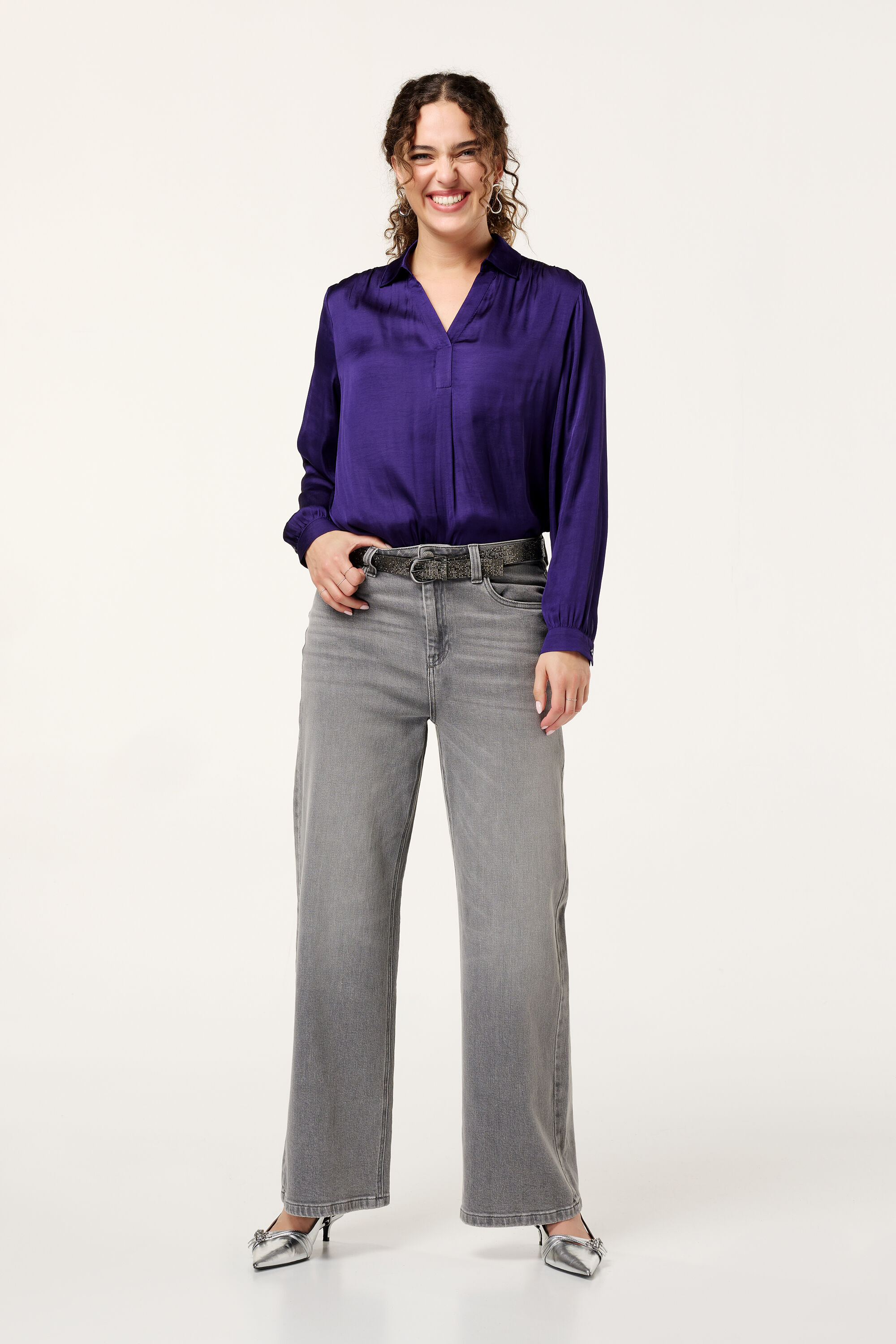 Bluse mit V-Ausschnitt image number 5