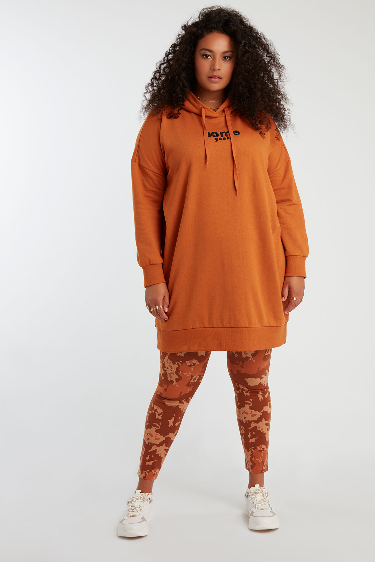 Sweater-Kleid mit Kapuze image number 3