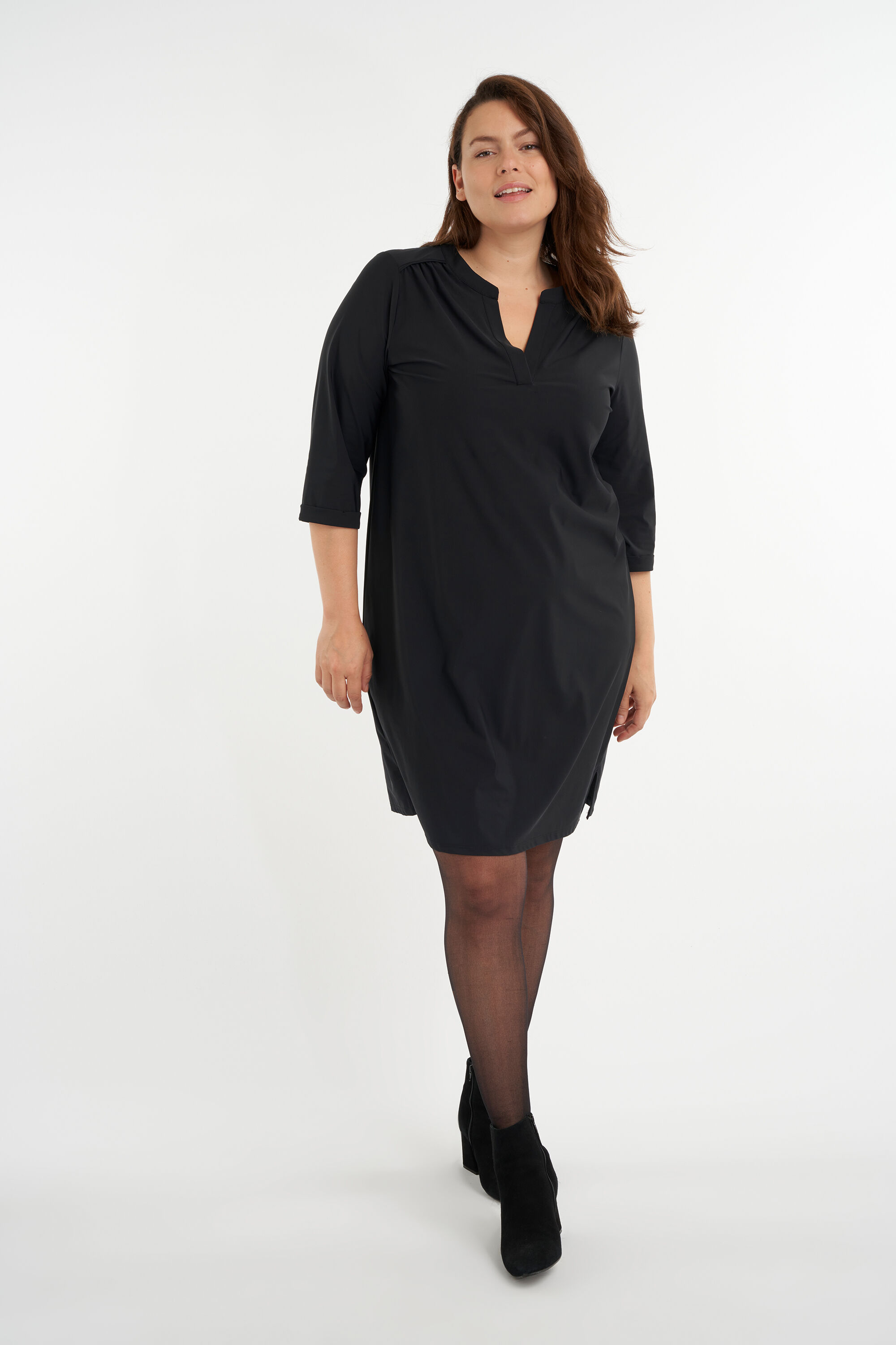 Kleid mit V-Ausschnitt image number 6