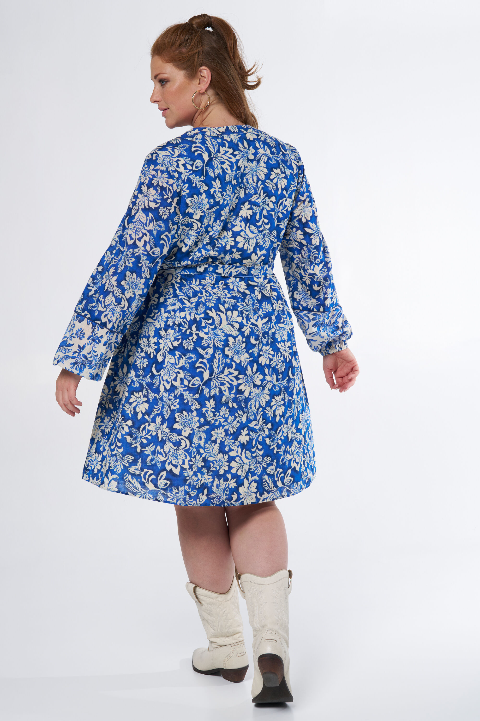 Kleid mit Print und G&uuml;rtel  image number 3