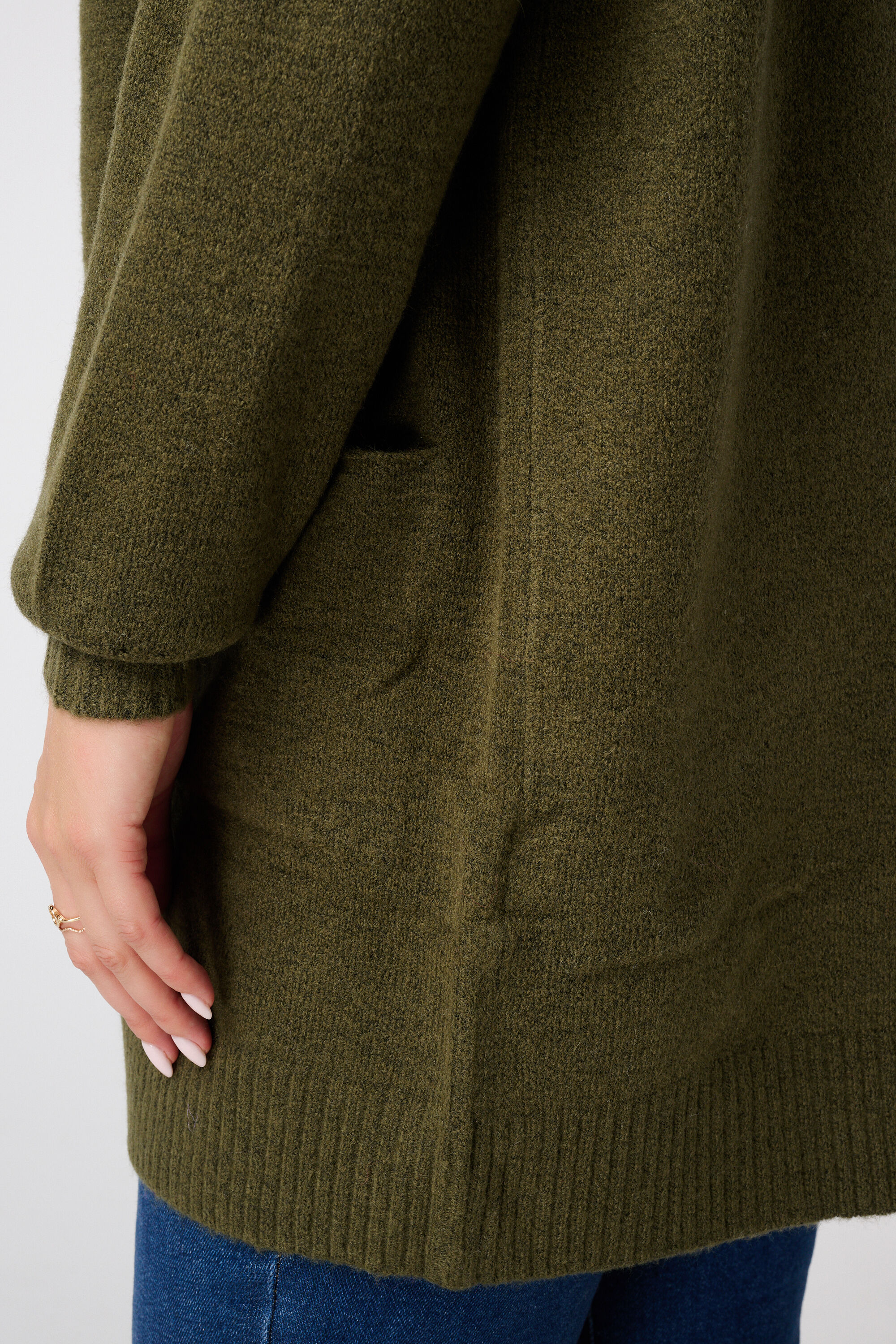 Mittellange Strickjacke mit Eingrifftaschen image number 6