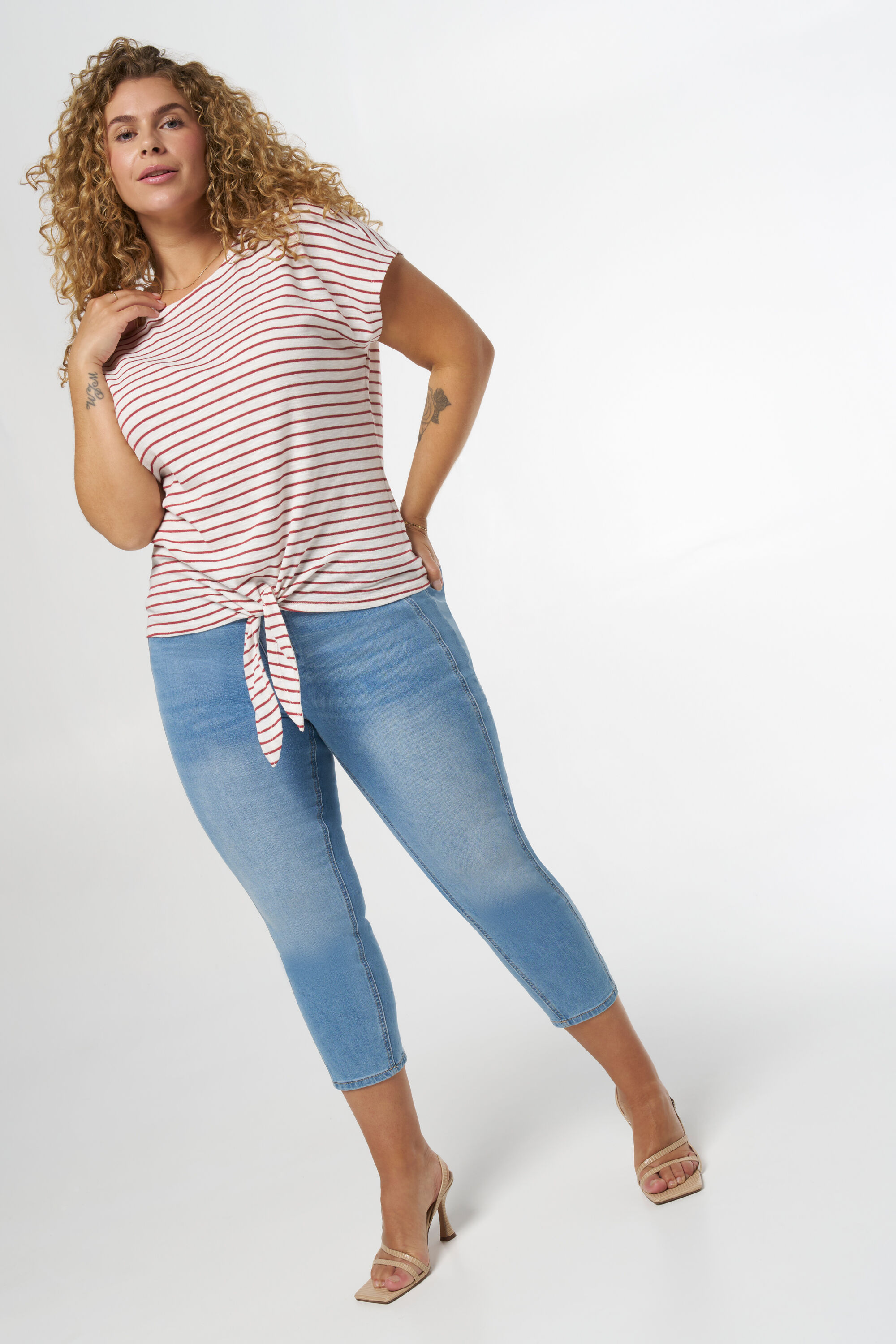 Top mit Knopfdetail image number 5