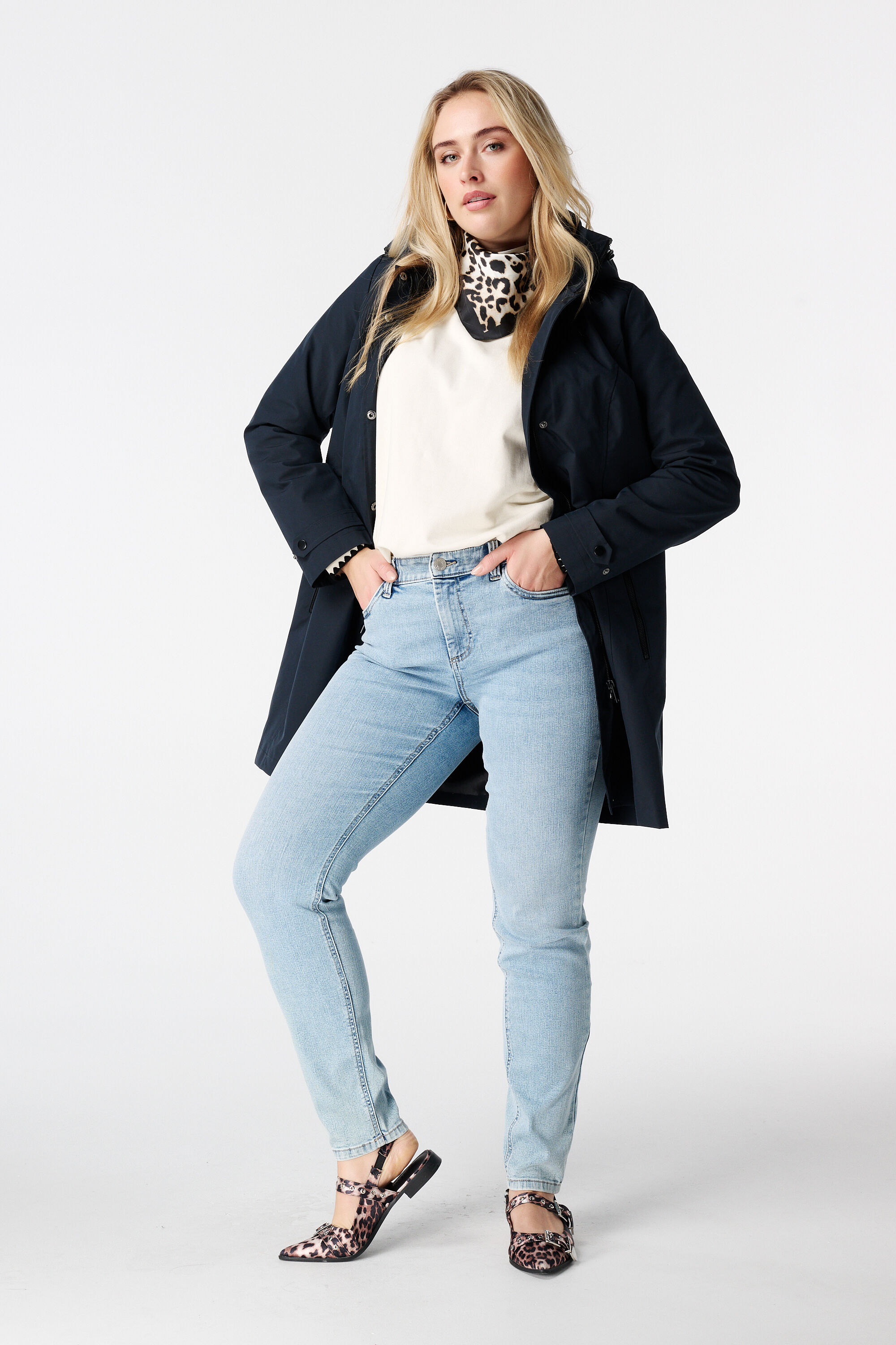 Wattierter Mantel mit Kapuze image number 5