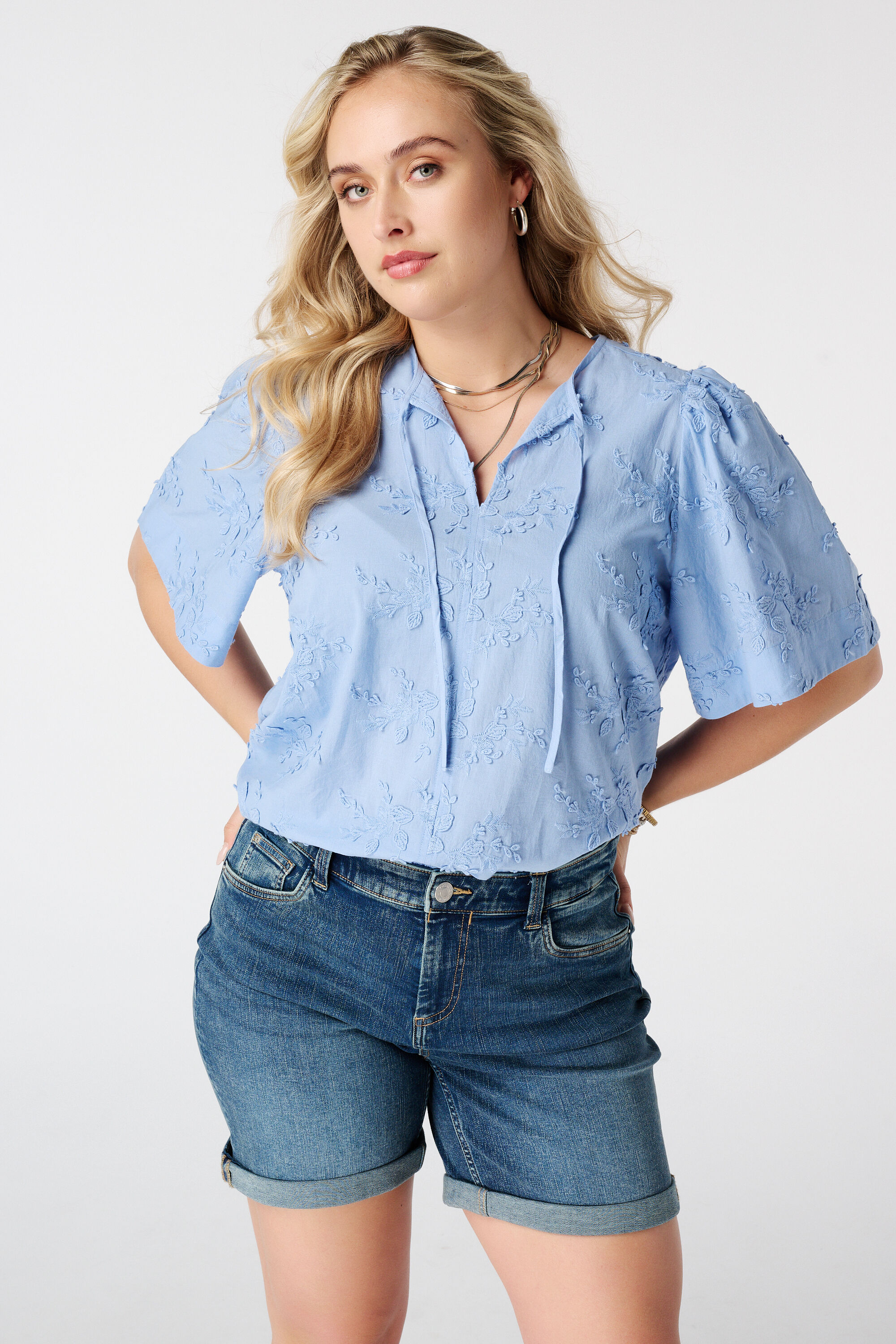Baumwollbluse mit Stickerei