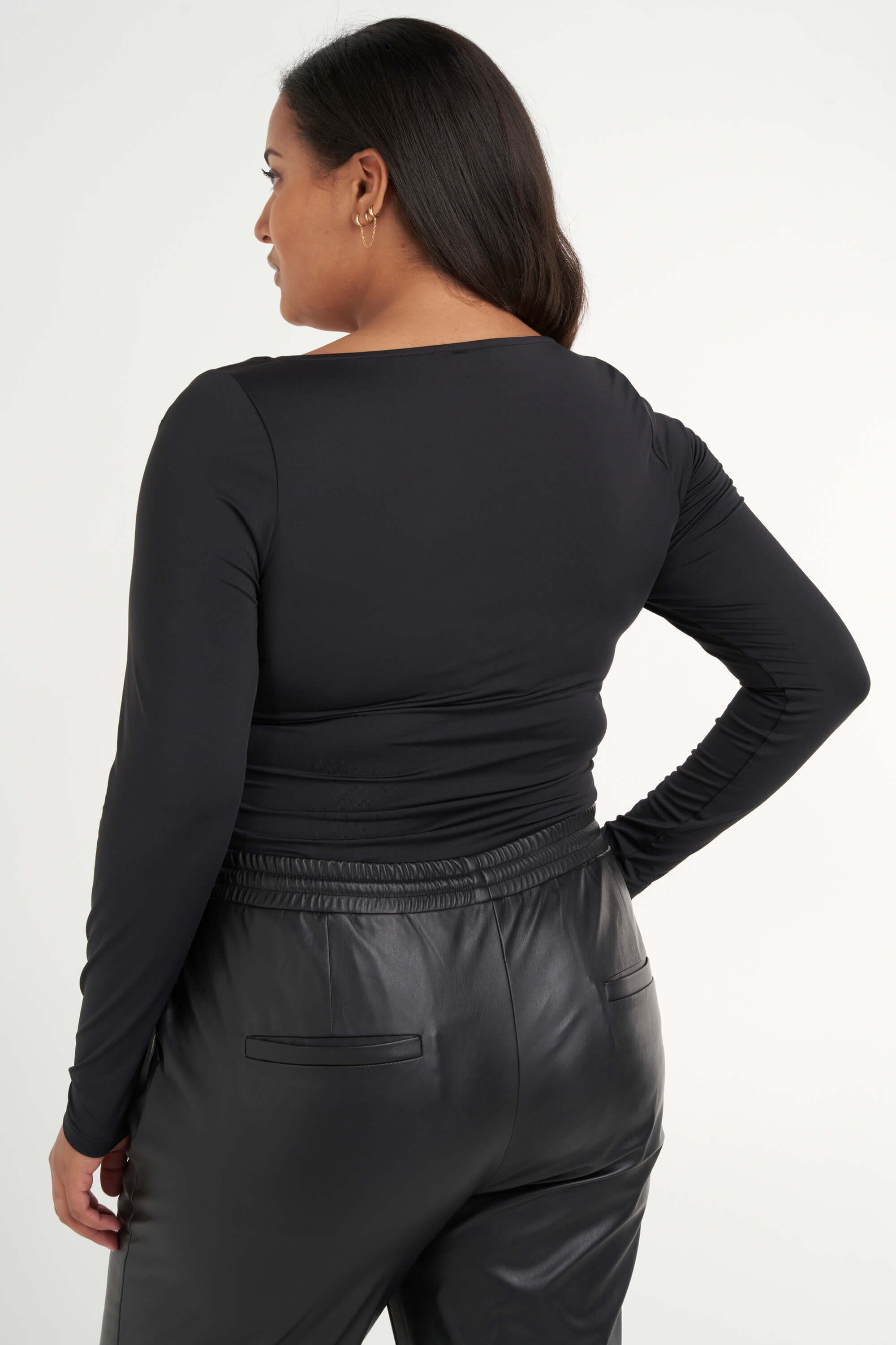 Body mit &uuml;berkreuzten Tr&auml;gern image number 3