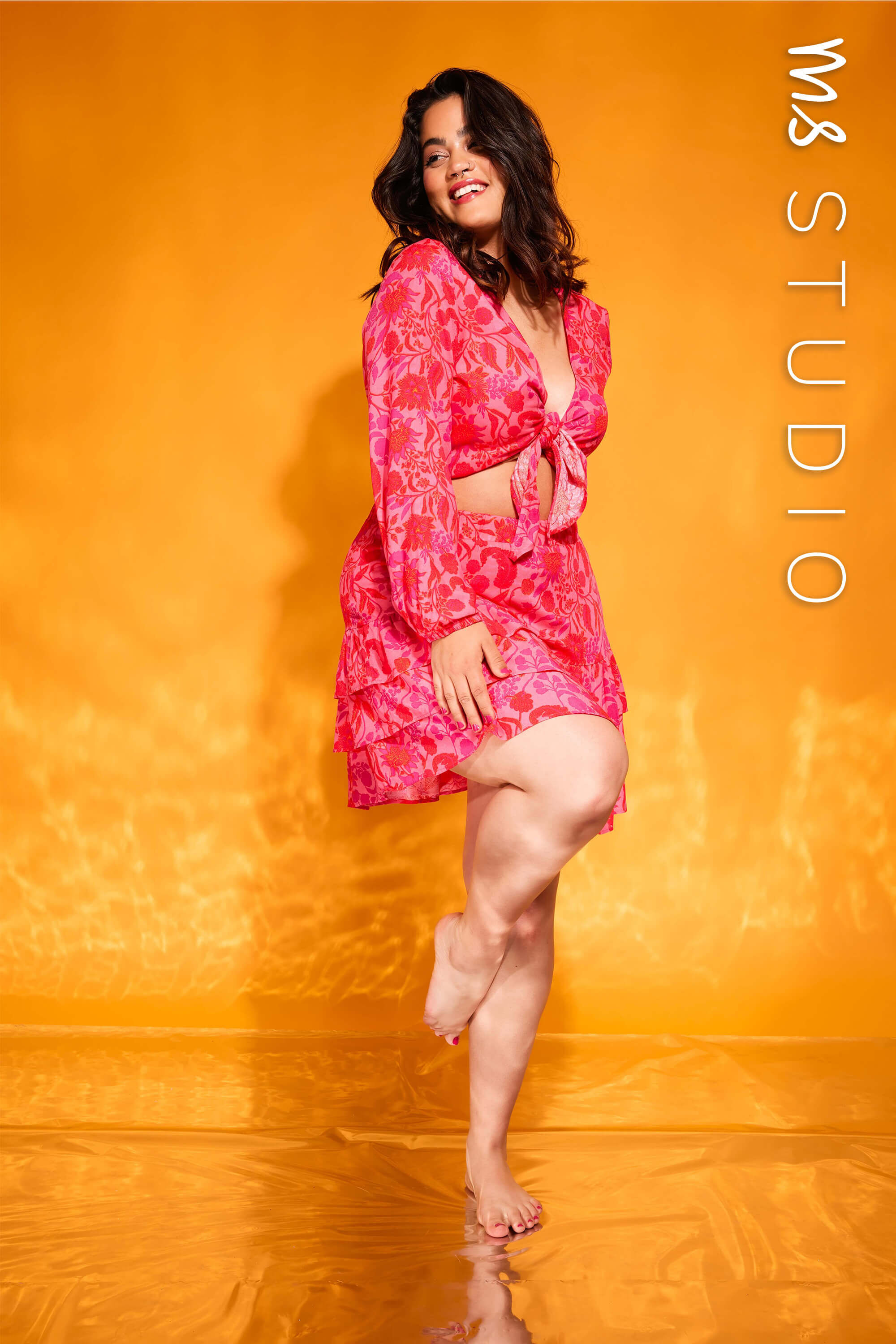 Kurzes Top mit Knotenelement image number 0