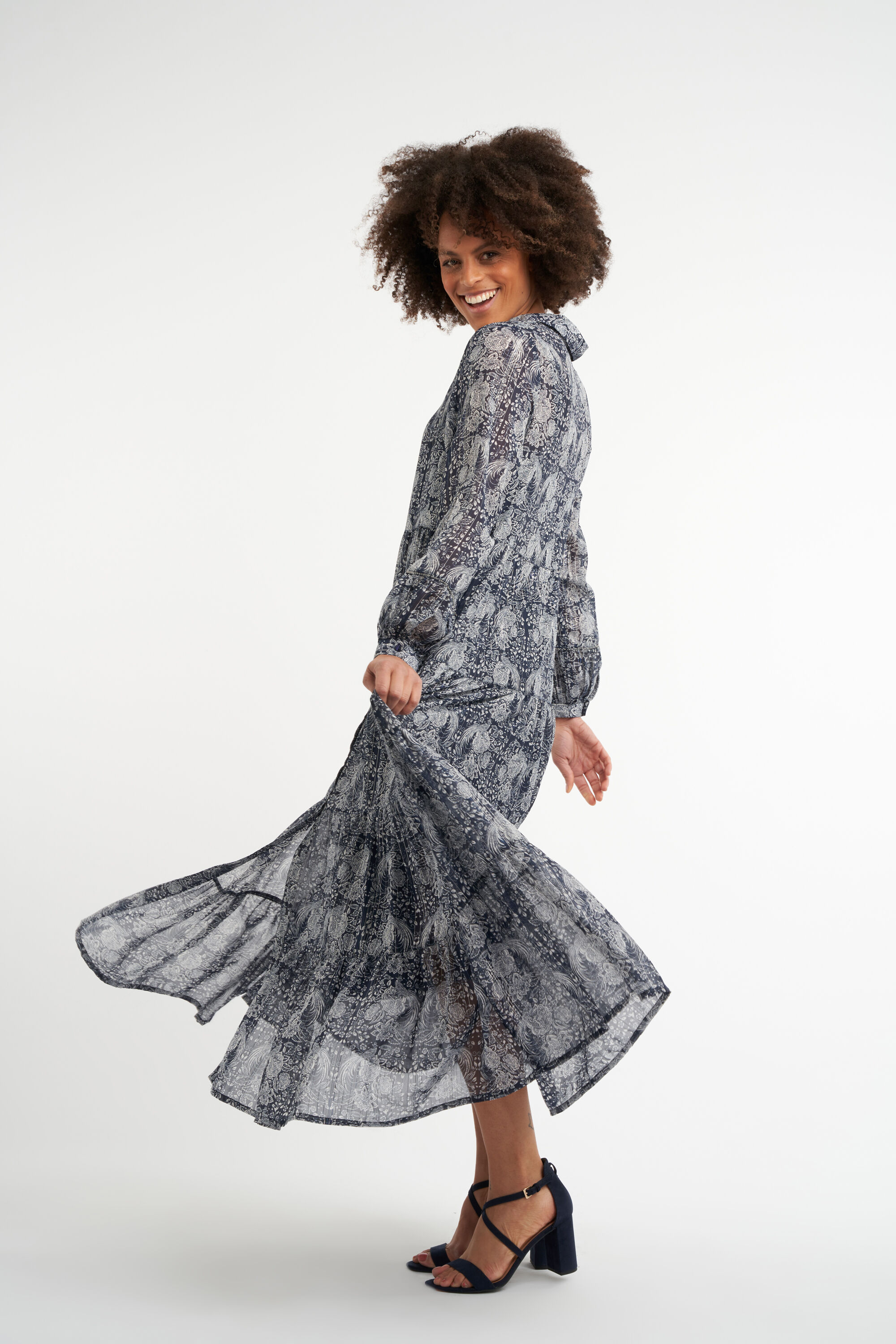 Langes Kleid mit Blumen-Print image number 6