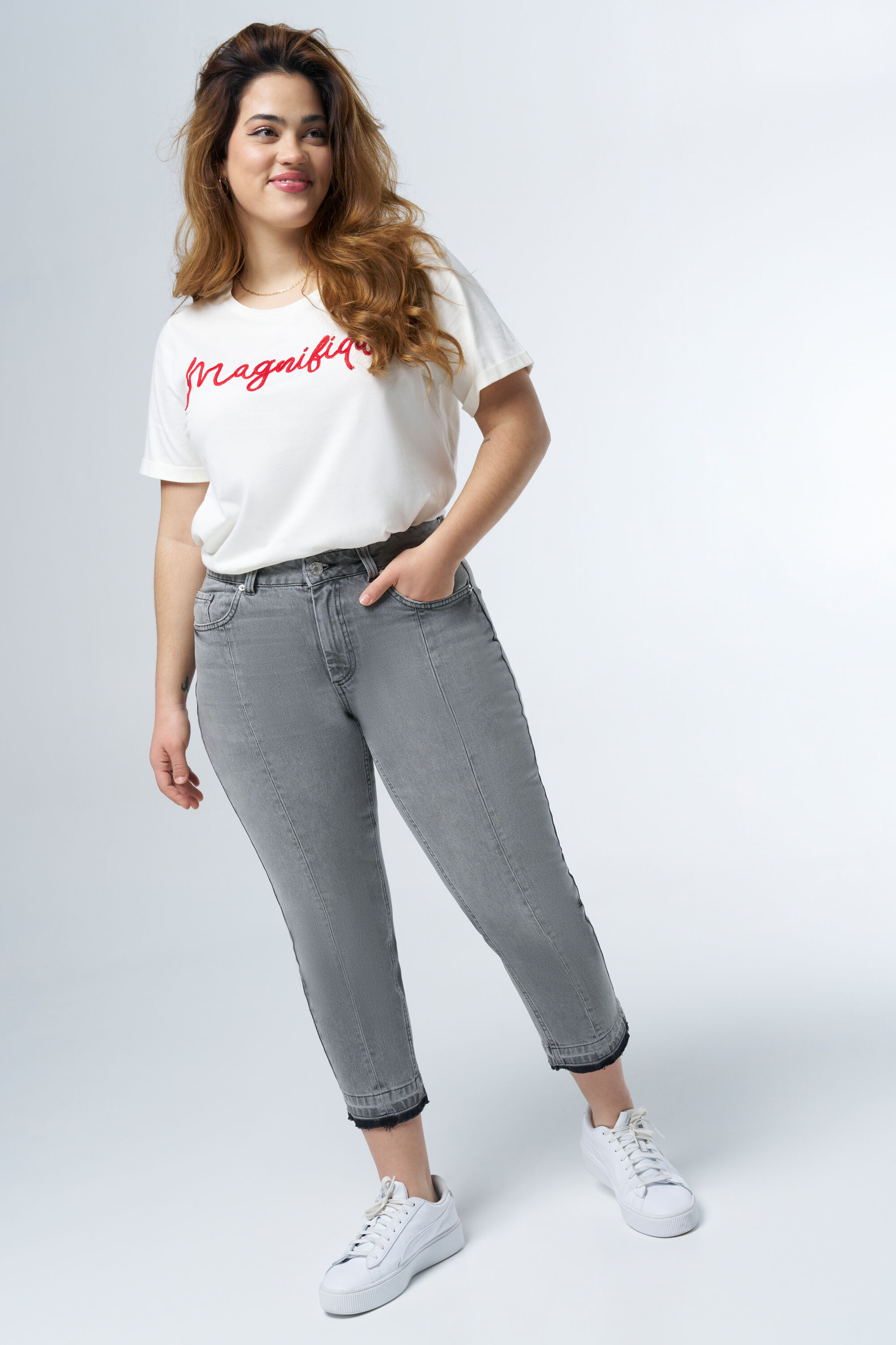 Zweifarbige Jeans mit geradem Bein image number 5