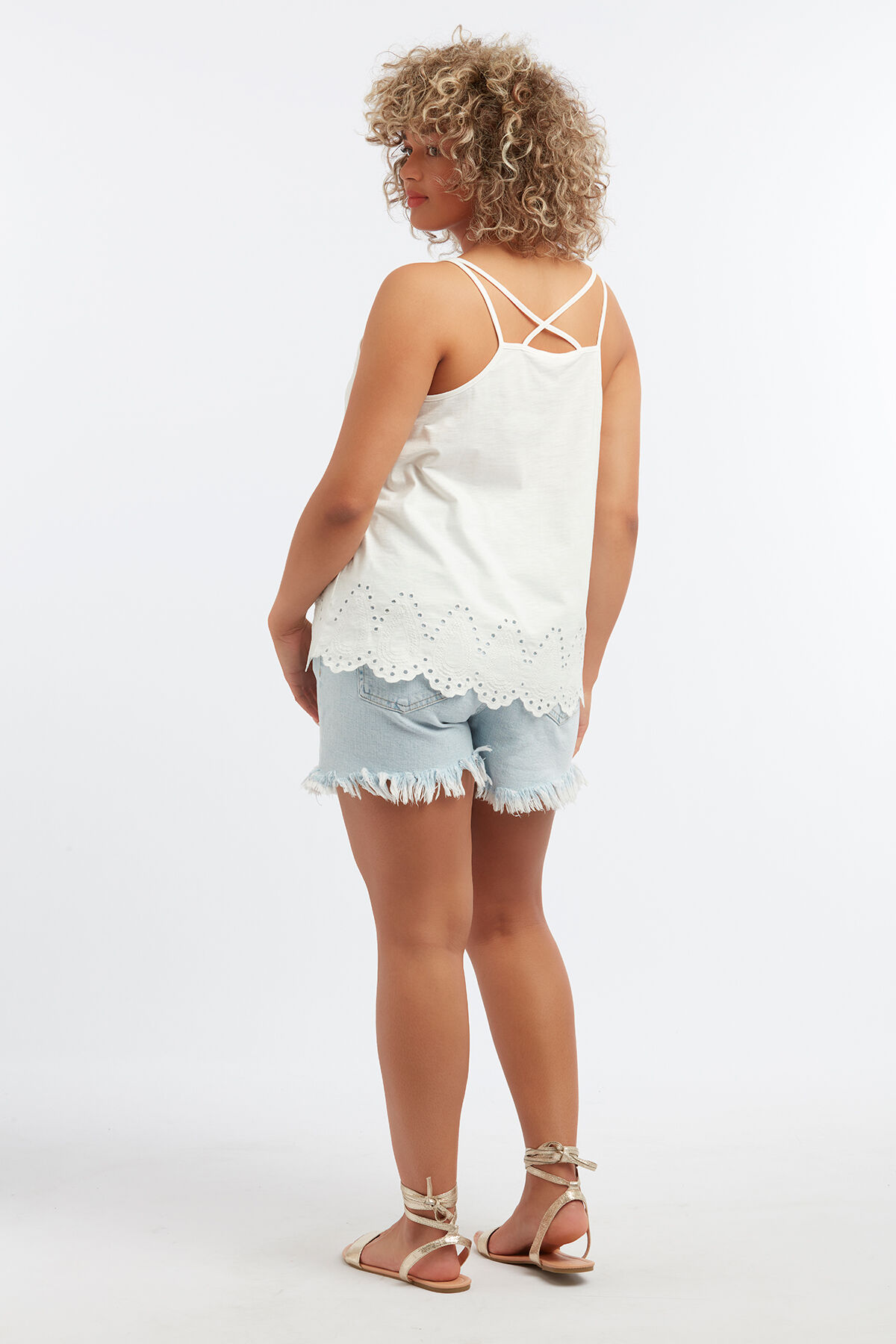 Top mit Stickerei image number 4