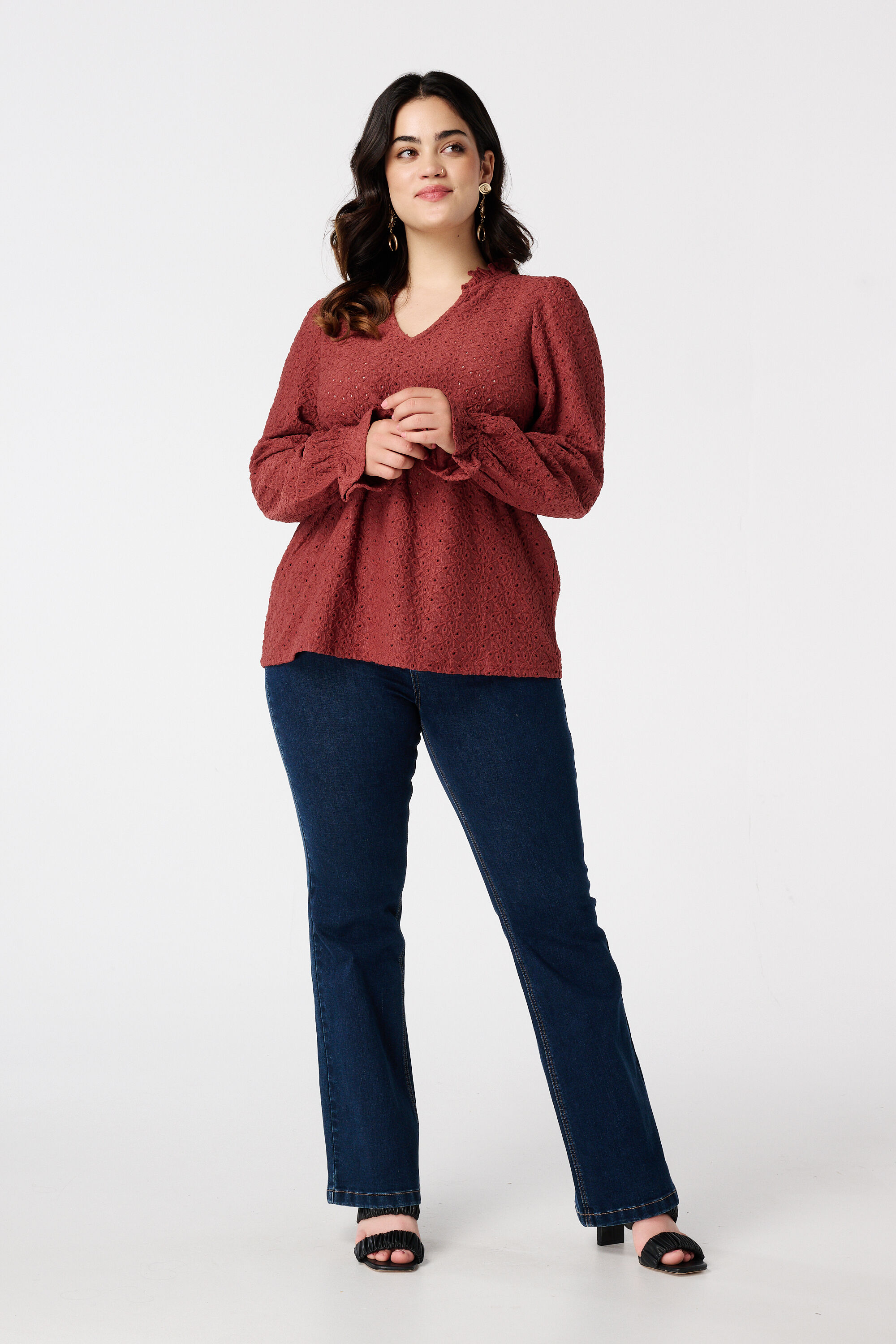 Oberteil mit Stickerei image number 4