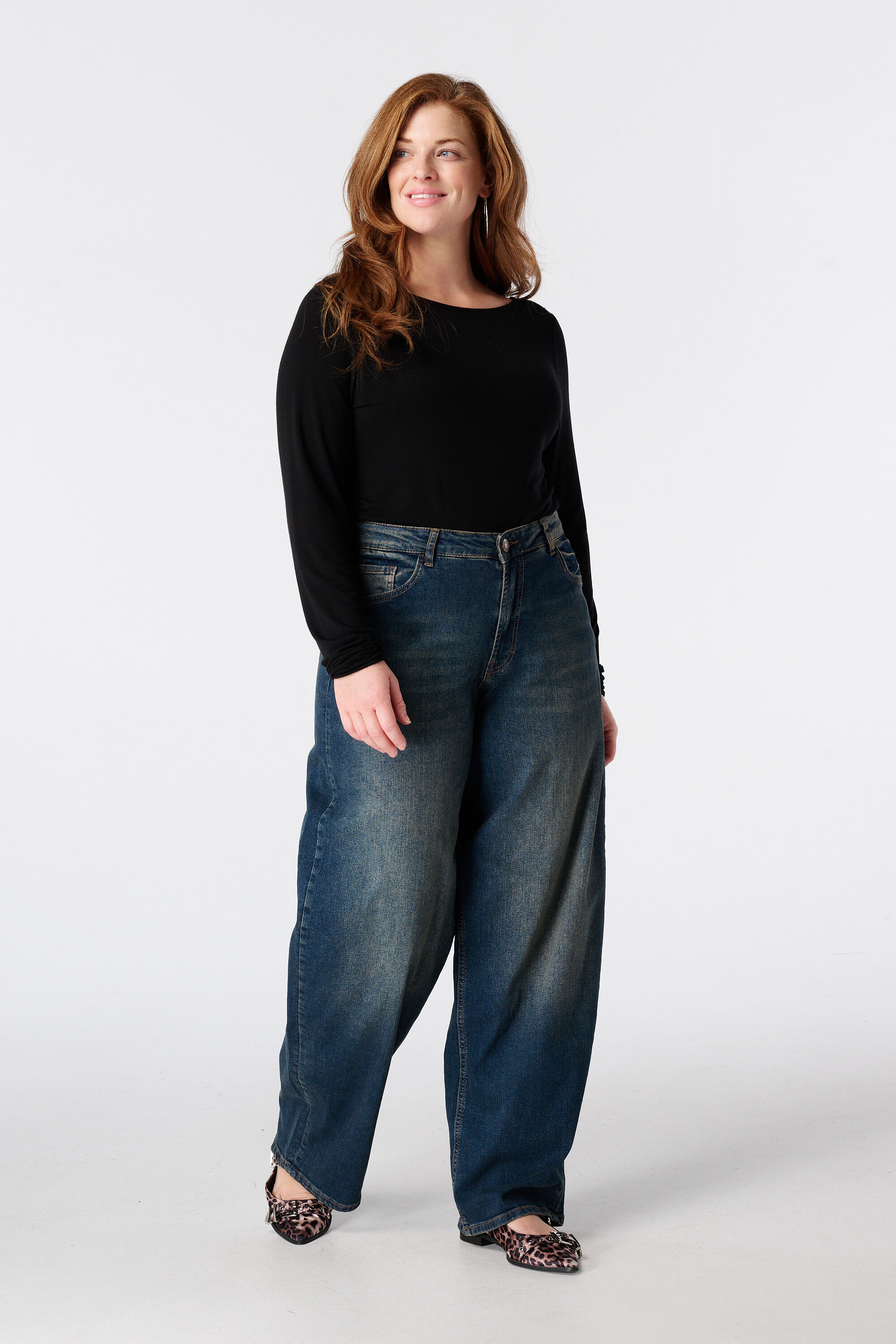 Barrel Jeans image number 6