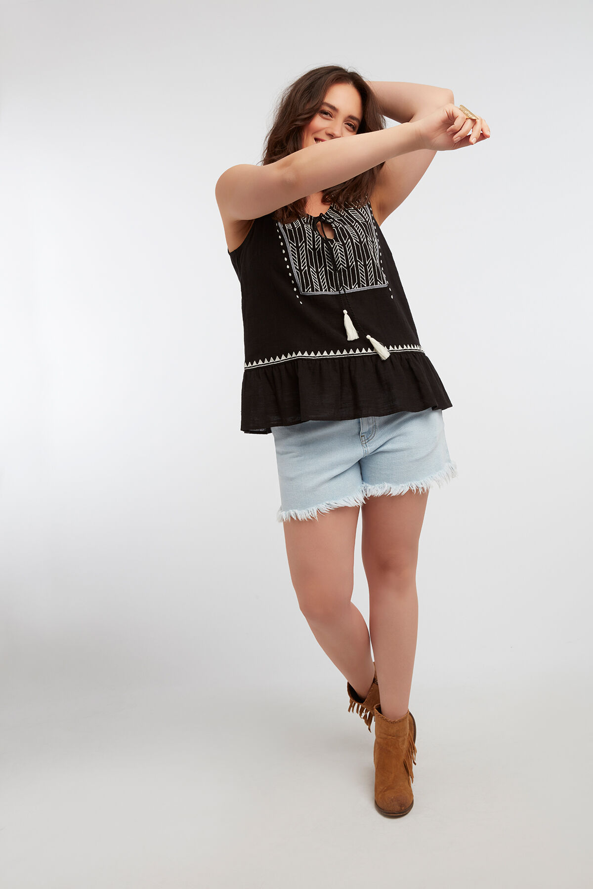 &Auml;rmellose Bluse mit Stickerei image number 5