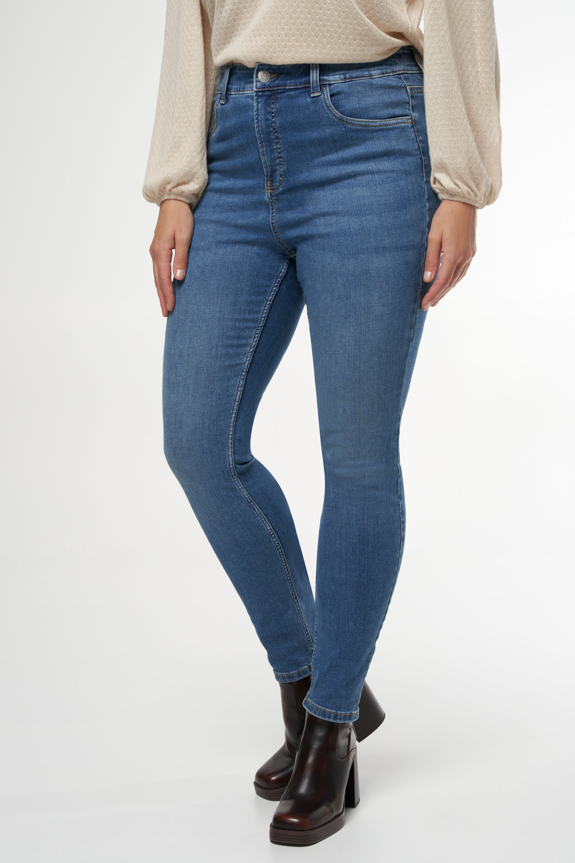 Skinny-Leg-Jeans mit hoher Taille CHERRY image number 5