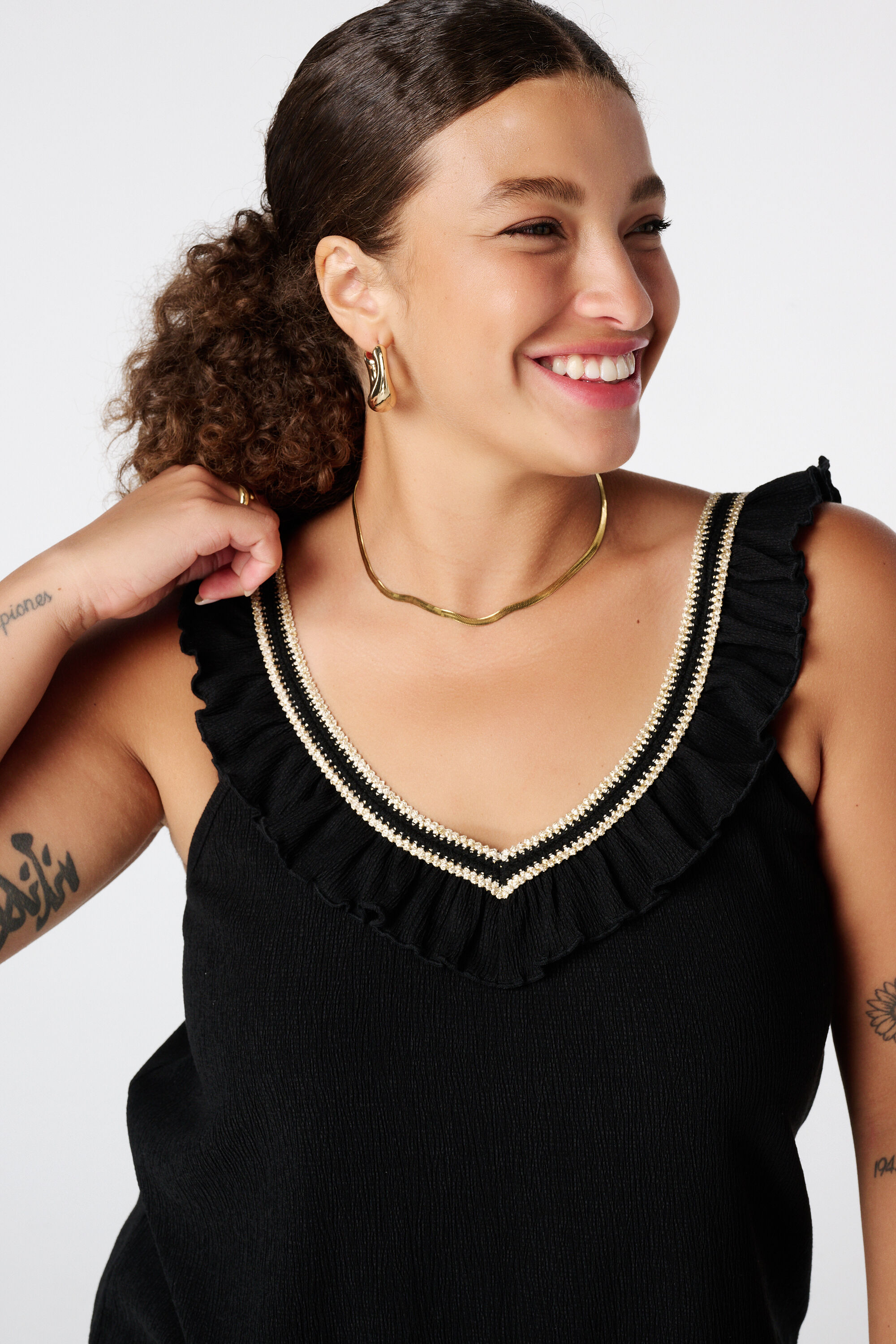 Top mit R&uuml;schenverzierung image number 4