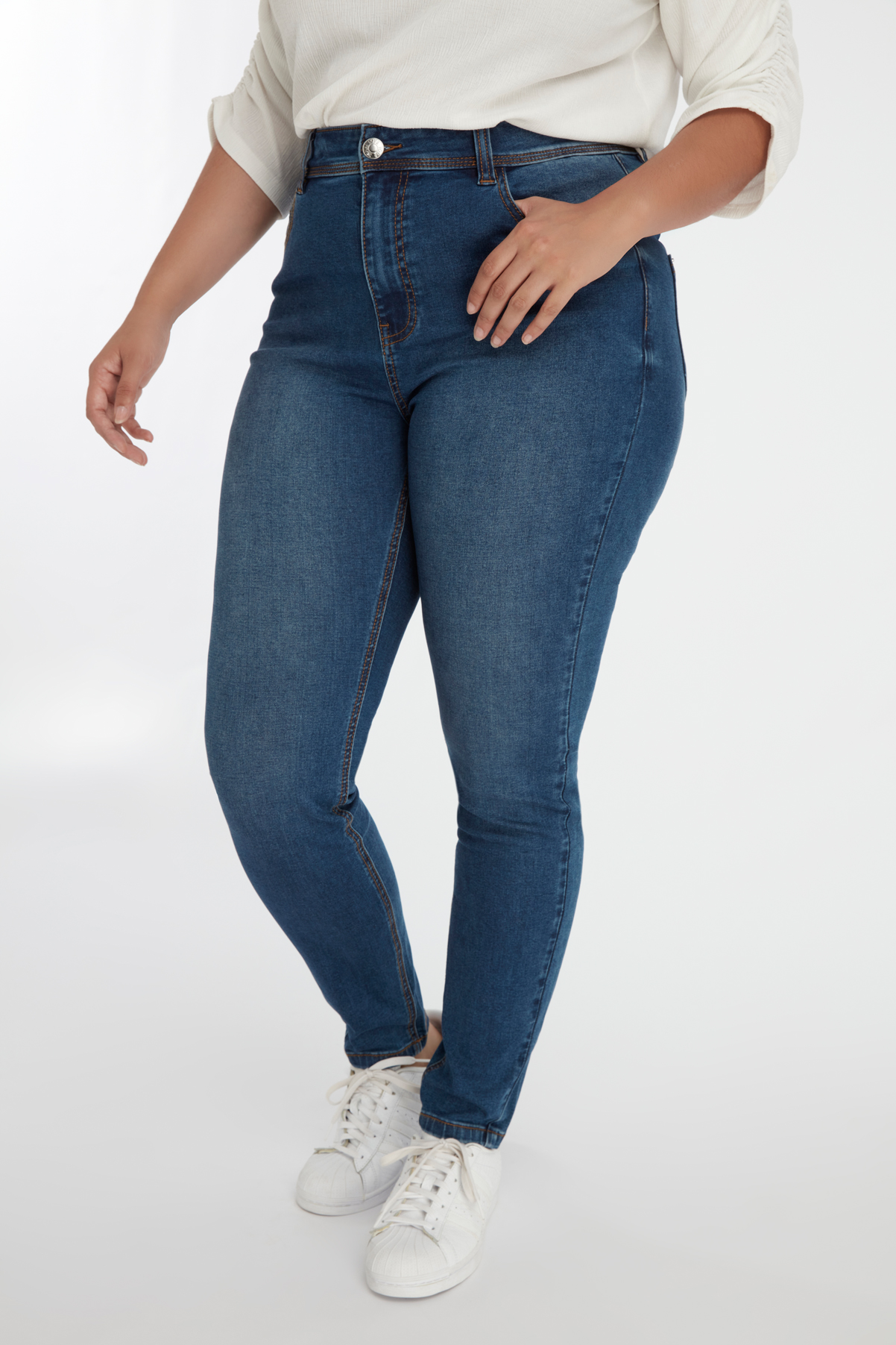 Skinny-Leg-Jeans mit hoher Taille CHERRY image number null