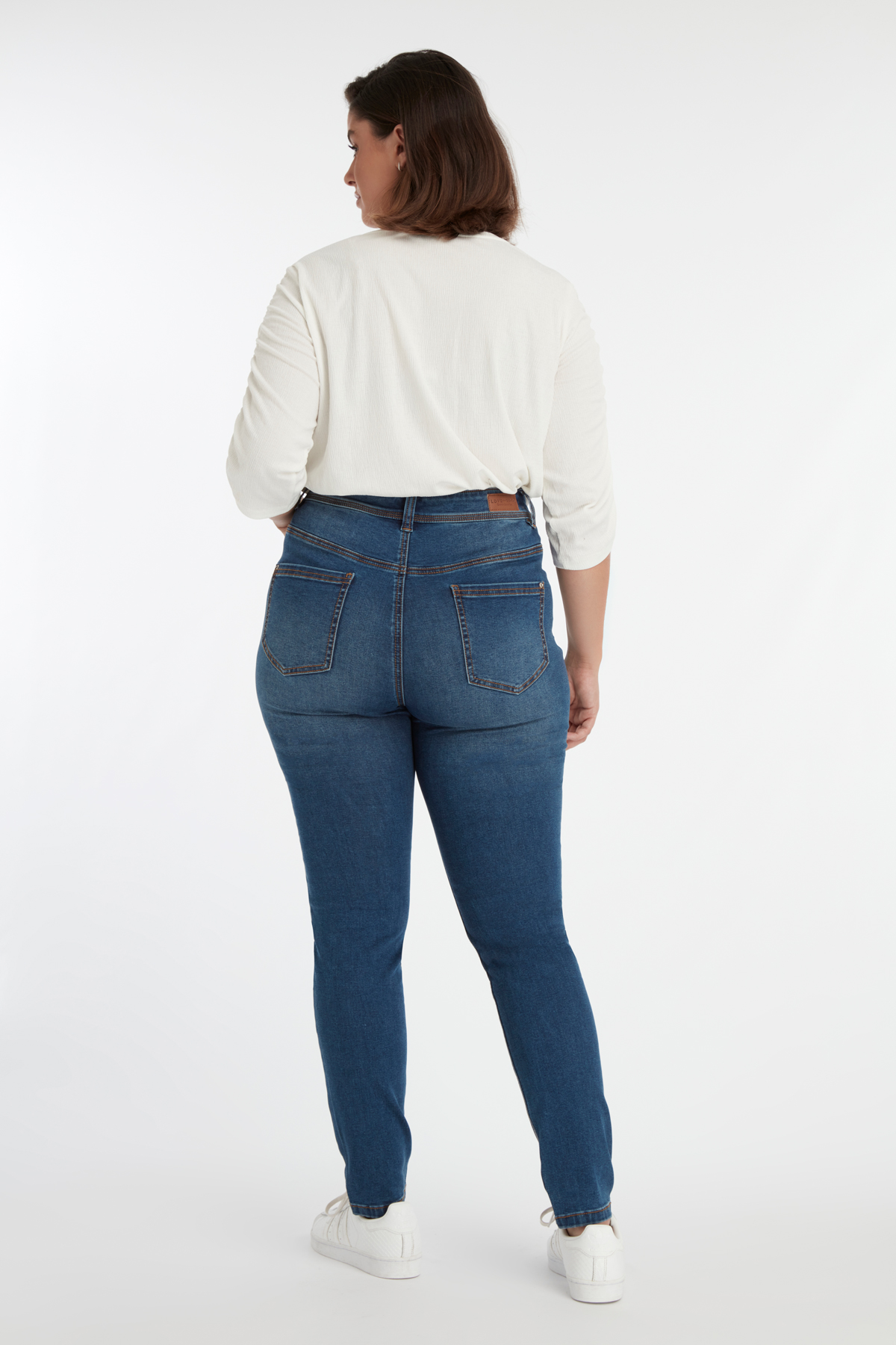 Skinny-Leg-Jeans mit hoher Taille CHERRY image number 5