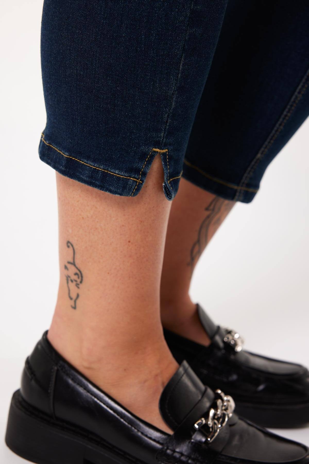 Modellierende Skinny-Leg-Jeans SCULPTS image number 4