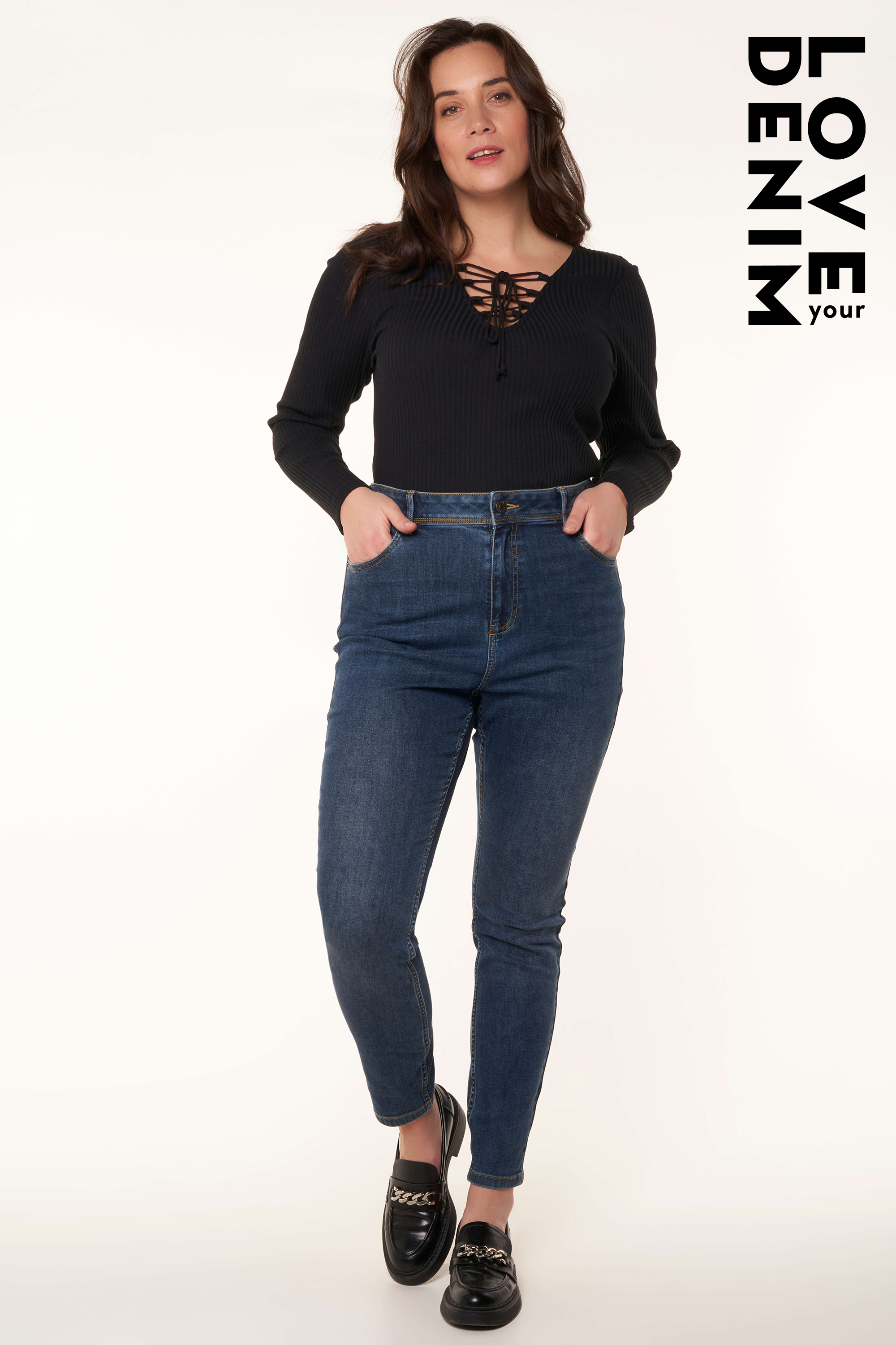 Skinny-Leg-Jeans mit hoher Taille CHERRY